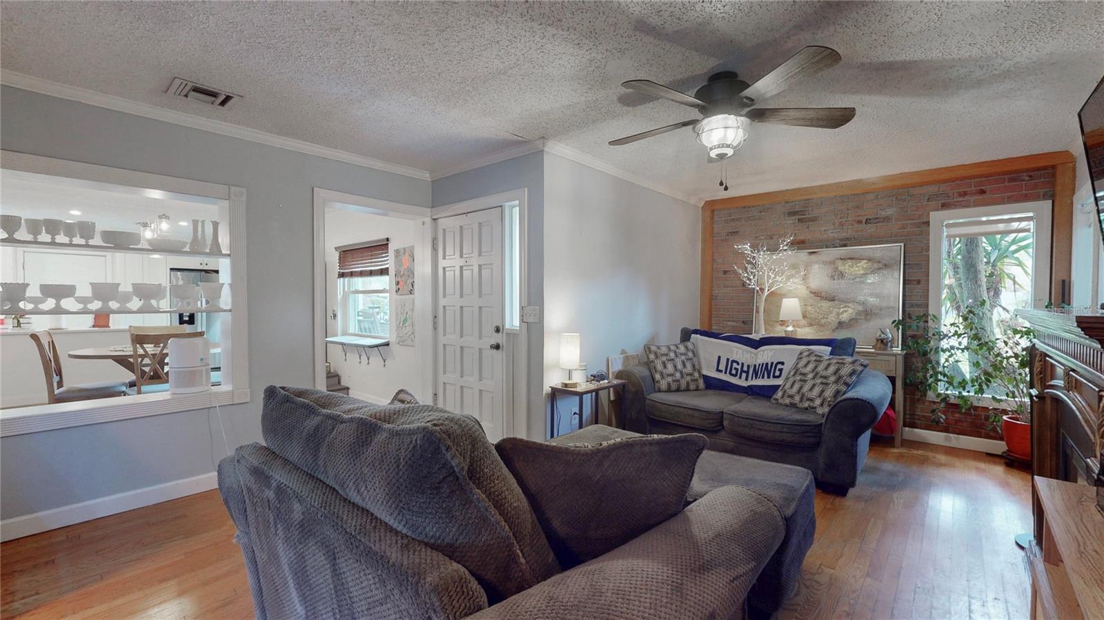 Image 8 of 42 For 3026 Touraine Avenue