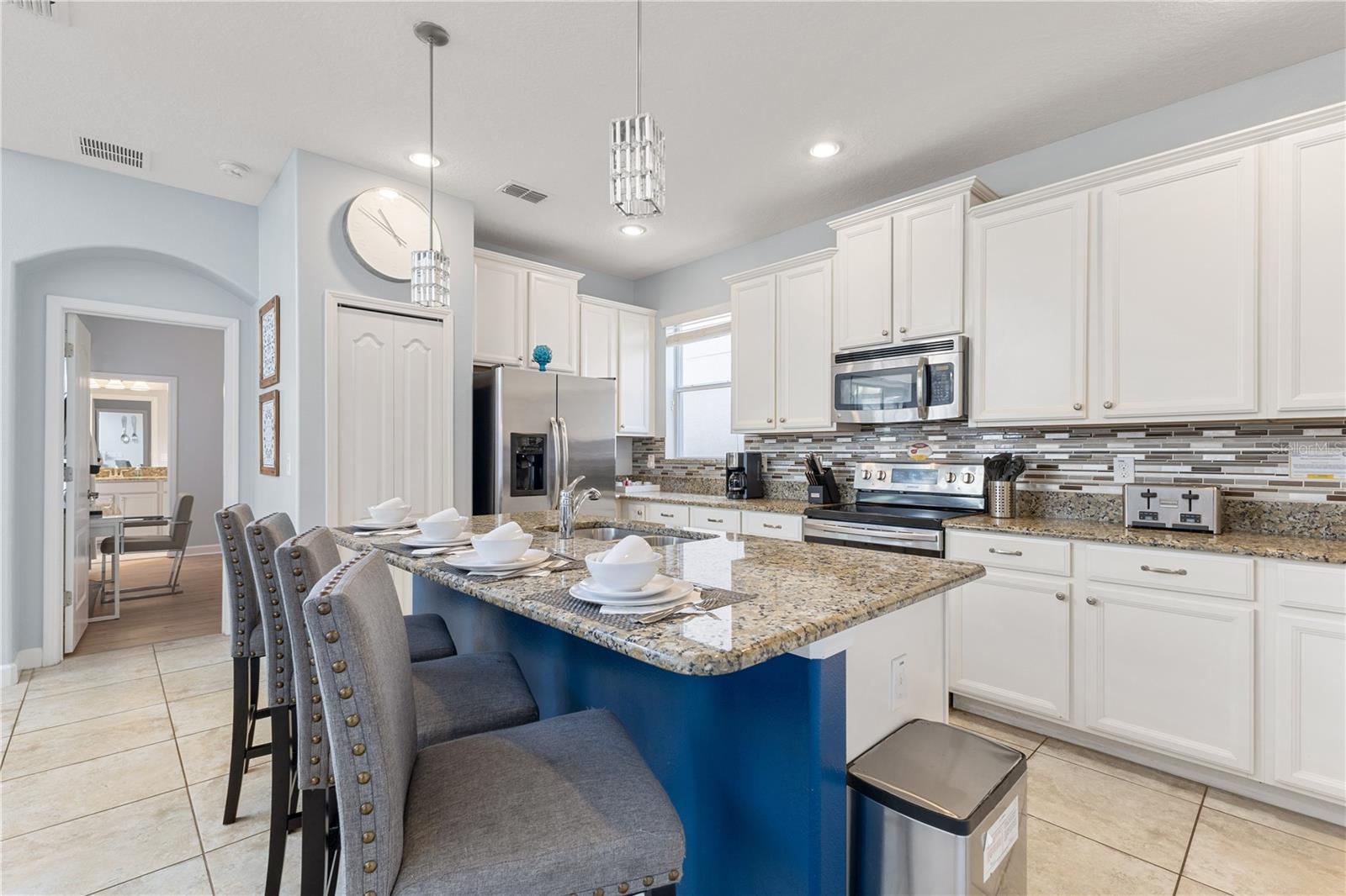 Image 18 of 56 For 9006 Majesty Palm Road