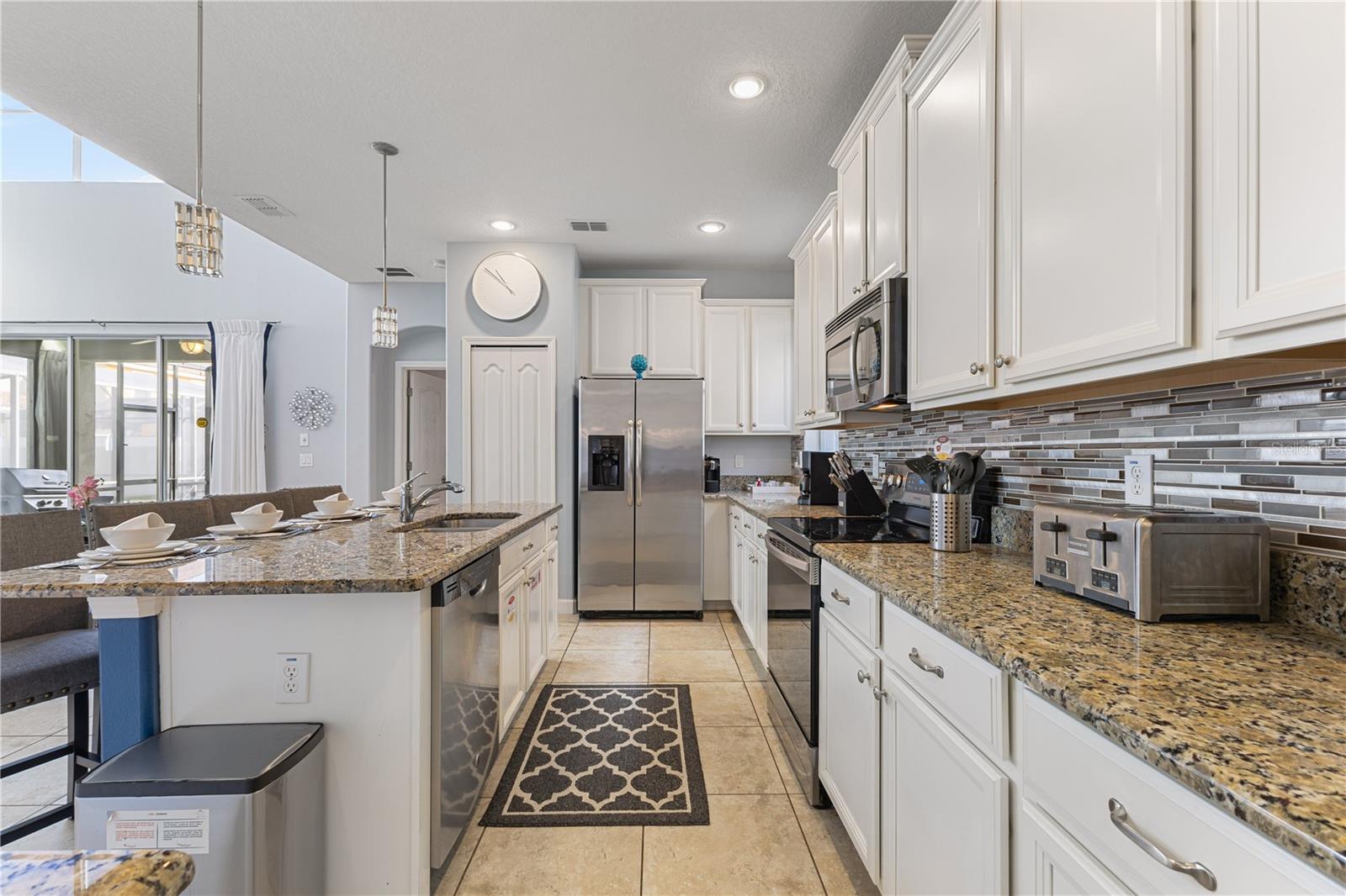 Image 19 of 56 For 9006 Majesty Palm Road