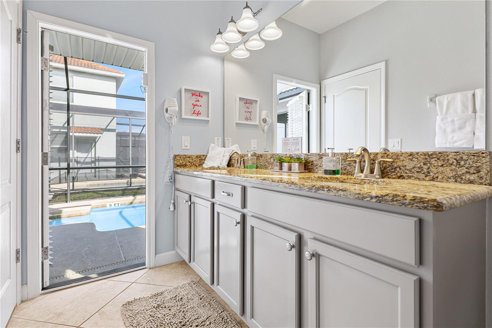 Image 27 of 56 For 9006 Majesty Palm Road