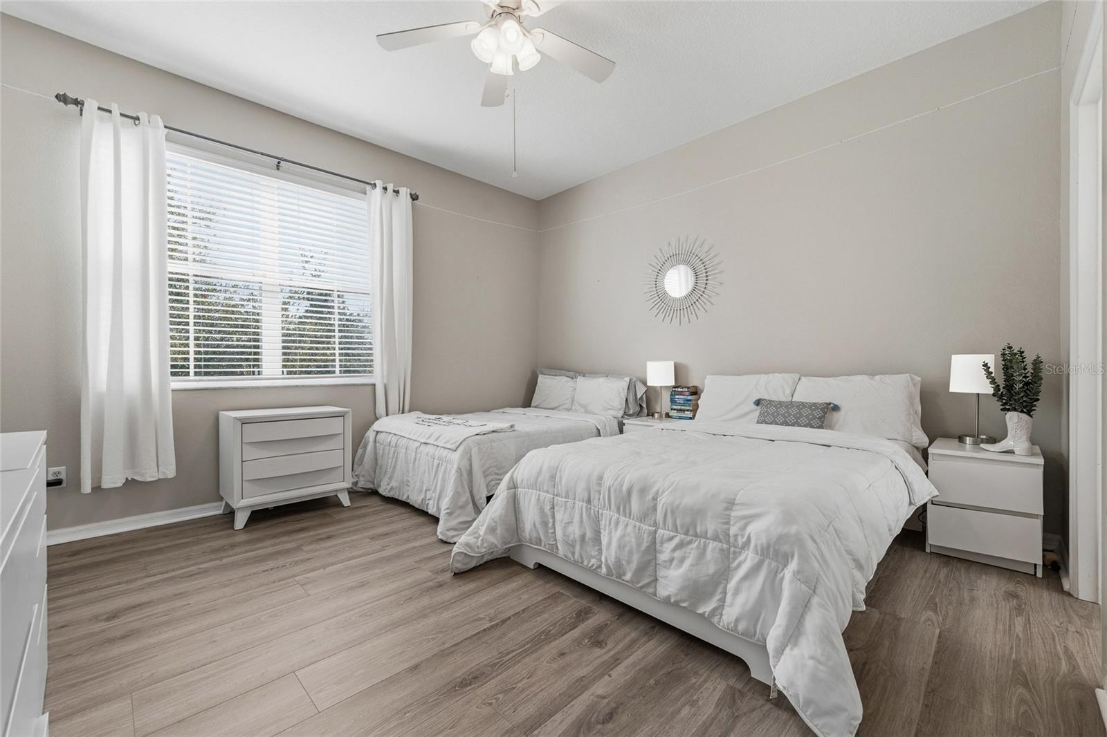 Image 21 of 40 For 13750 Daniels Landing Circle