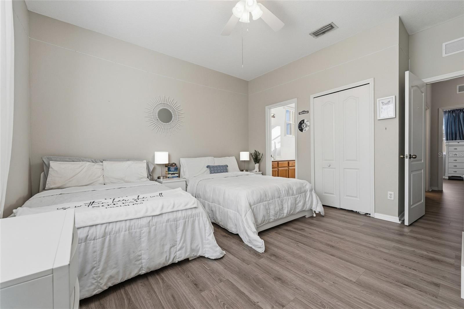 Image 22 of 40 For 13750 Daniels Landing Circle