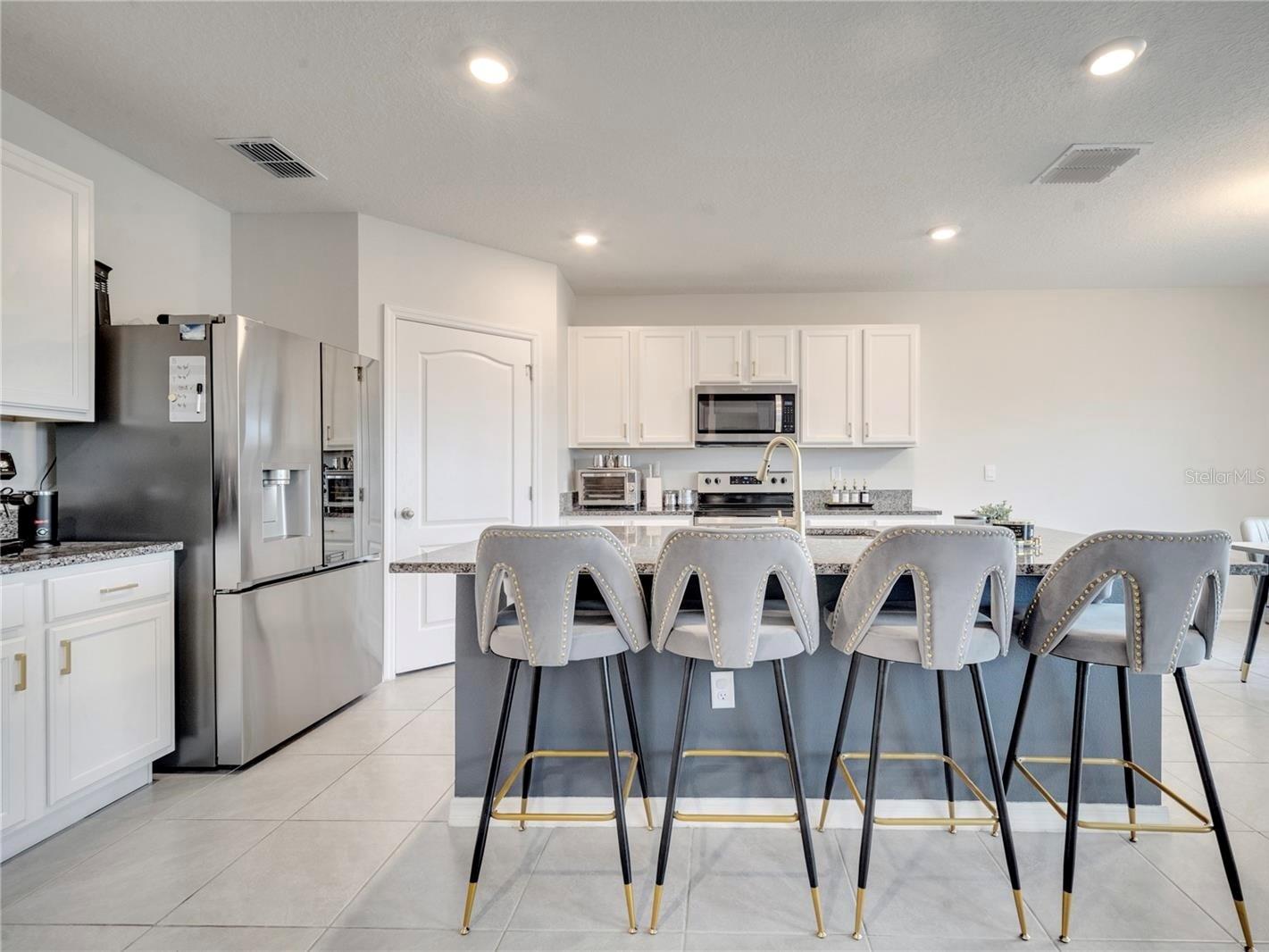 Image 14 of 36 For 417 Noble Avenue