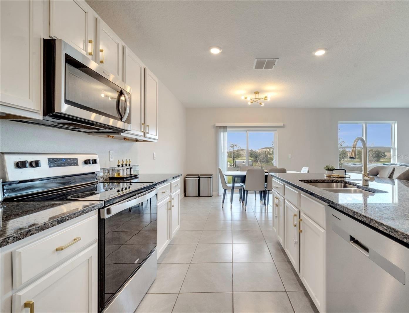 Image 17 of 36 For 417 Noble Avenue