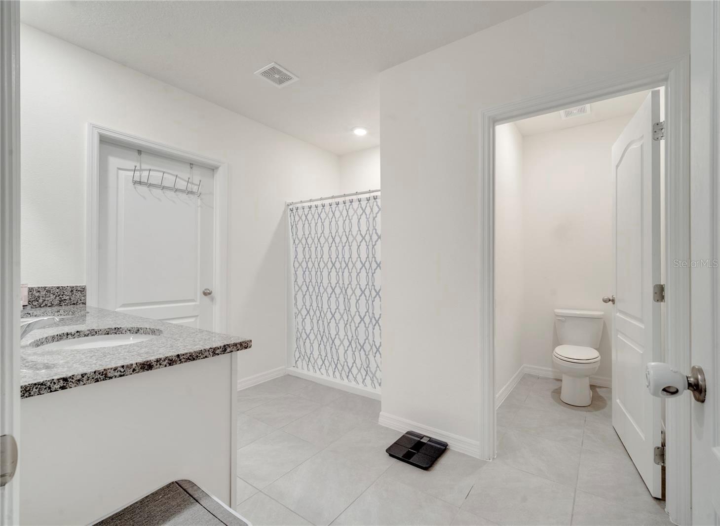 Image 25 of 36 For 417 Noble Avenue