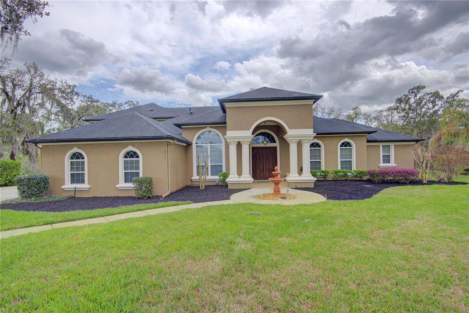 Details for 916 Mills Estate Place, CHULUOTA, FL 32766