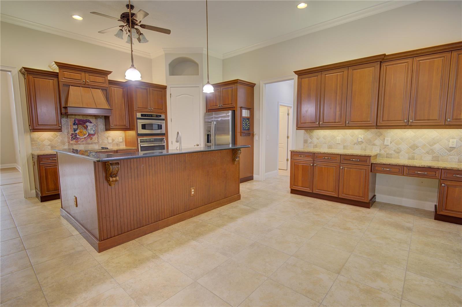 Image 13 of 68 For 916 Mills Estate Place