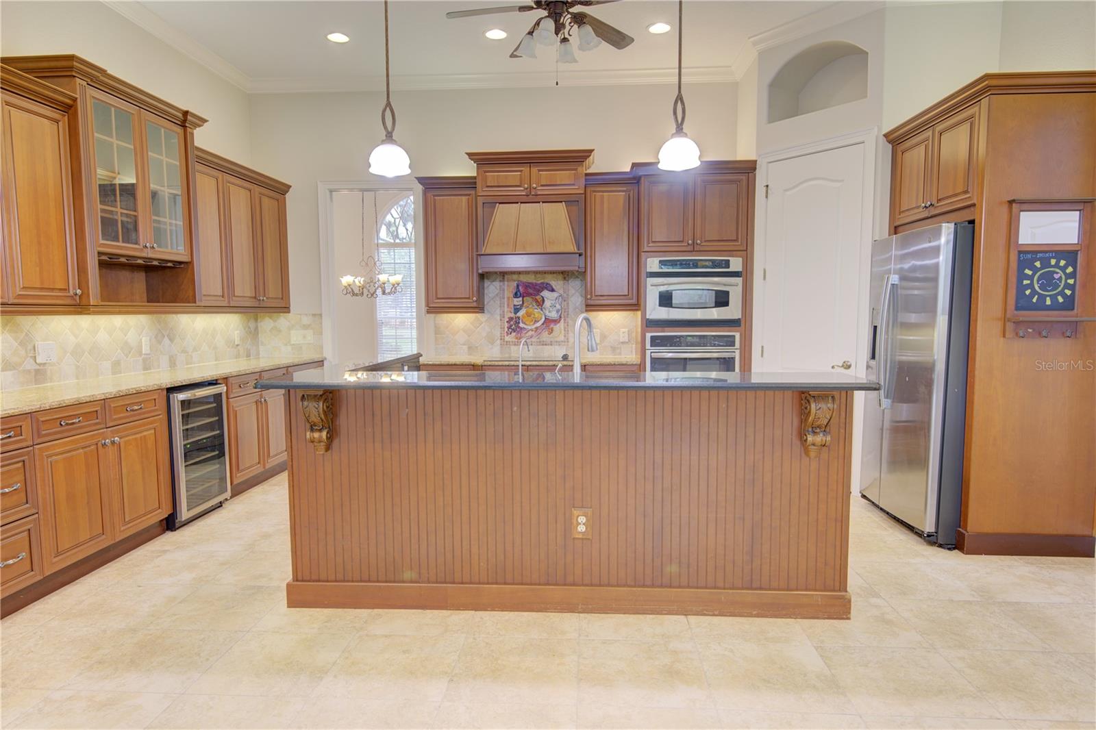 Image 14 of 68 For 916 Mills Estate Place