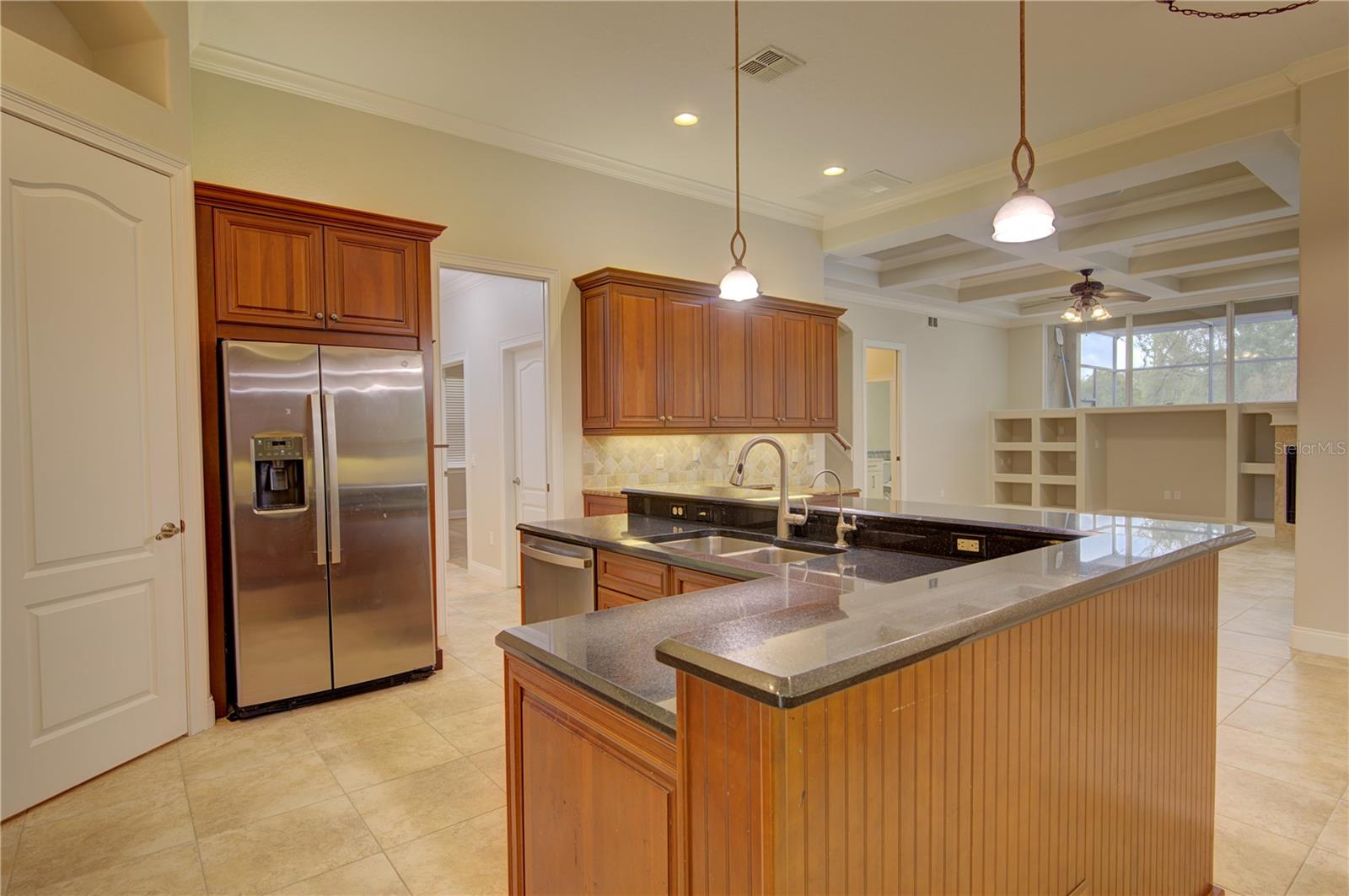 Image 20 of 68 For 916 Mills Estate Place