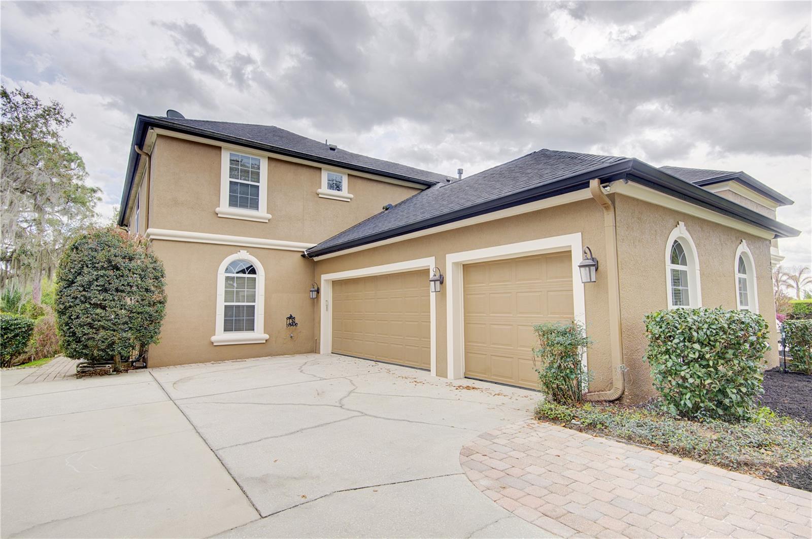 Image 3 of 68 For 916 Mills Estate Place