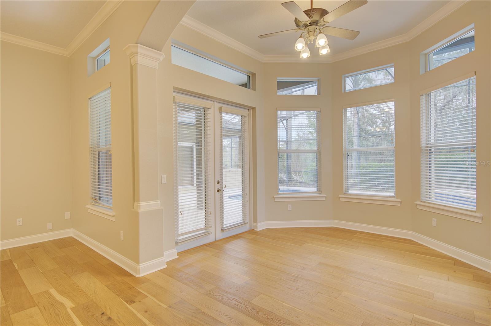 Image 31 of 68 For 916 Mills Estate Place