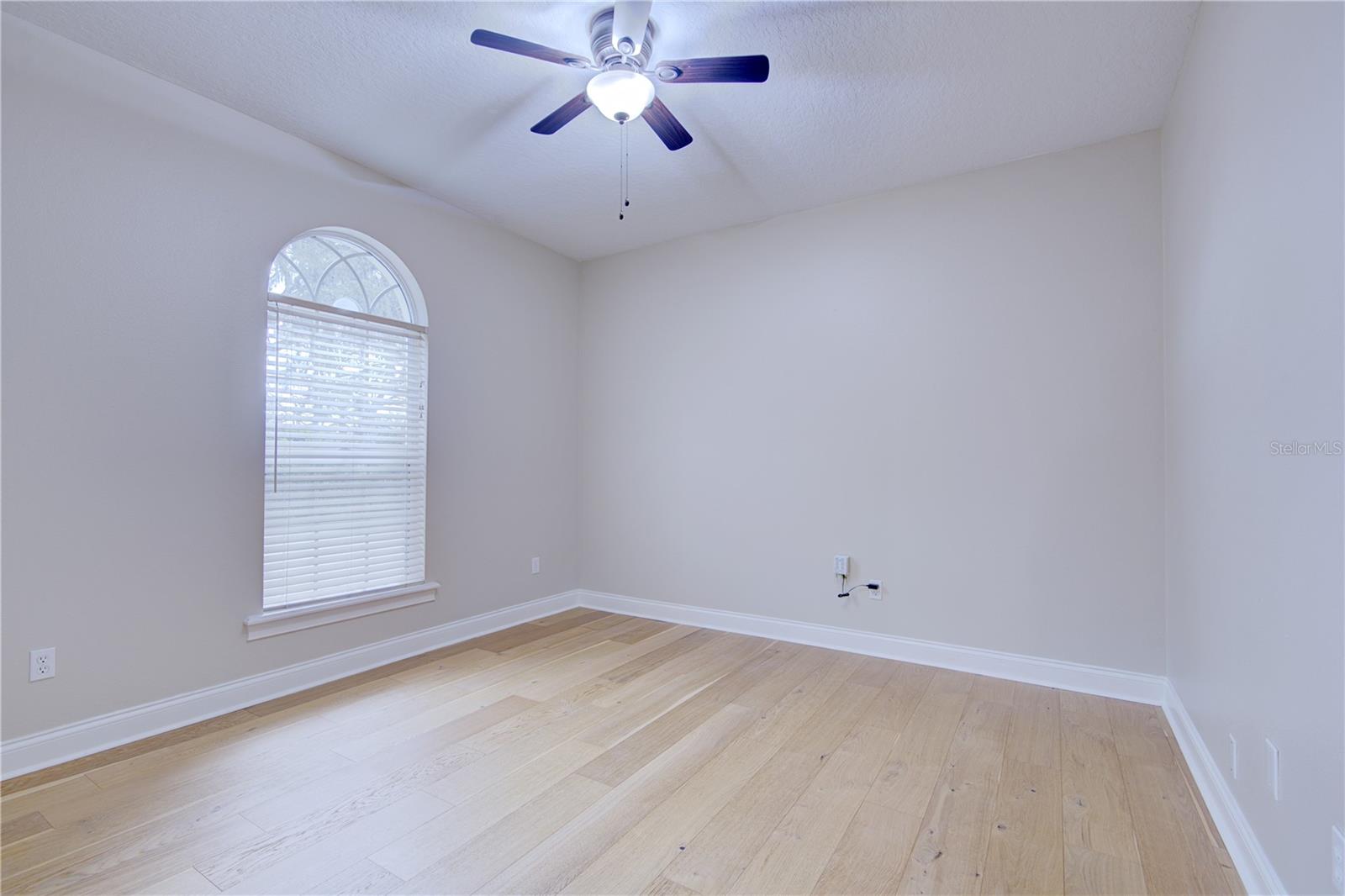 Image 38 of 68 For 916 Mills Estate Place