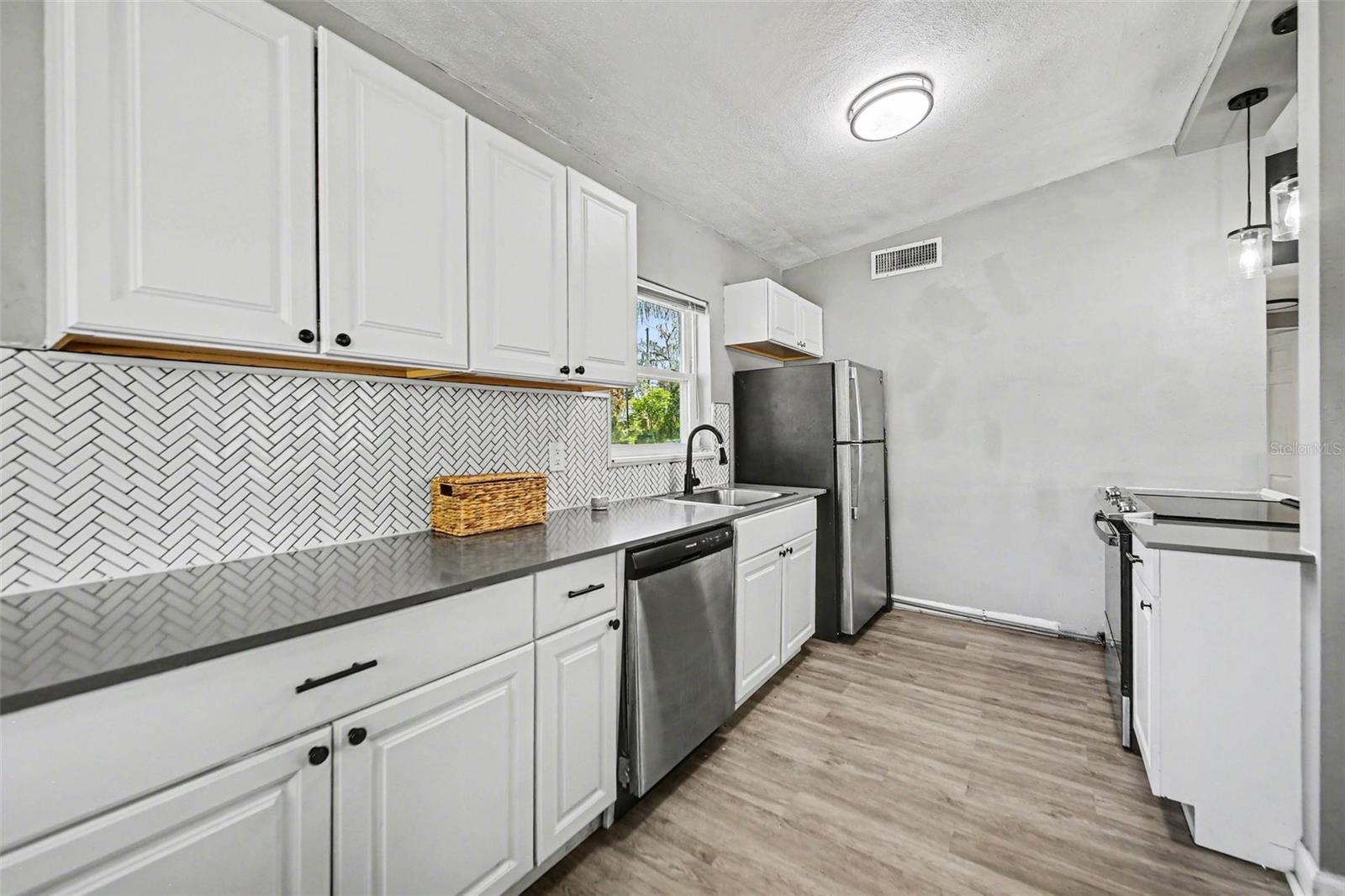 Image 8 of 16 For 2707 Greenleaf Drive