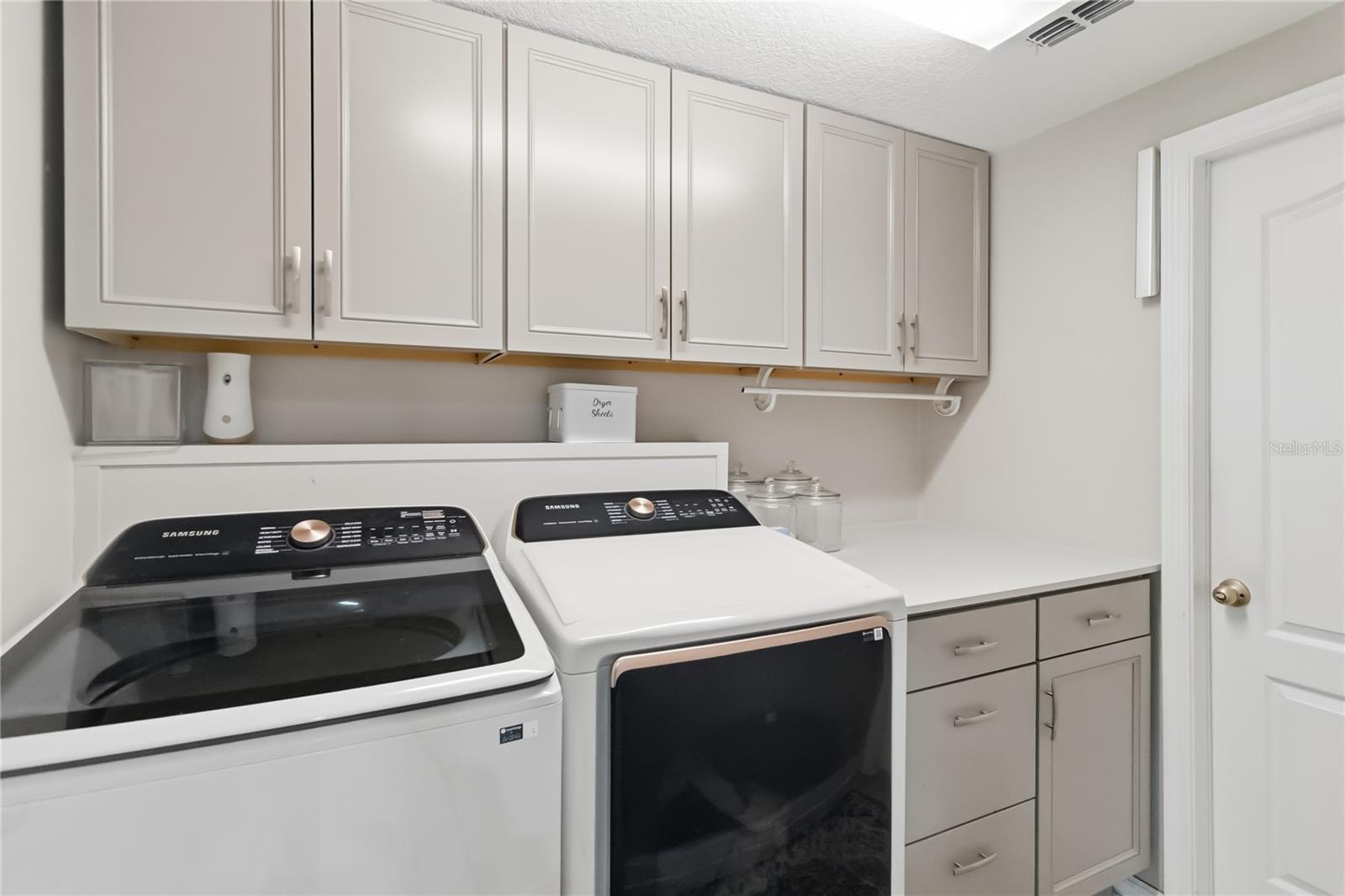 Image 19 of 74 For 1660 Prairie Oaks Drive