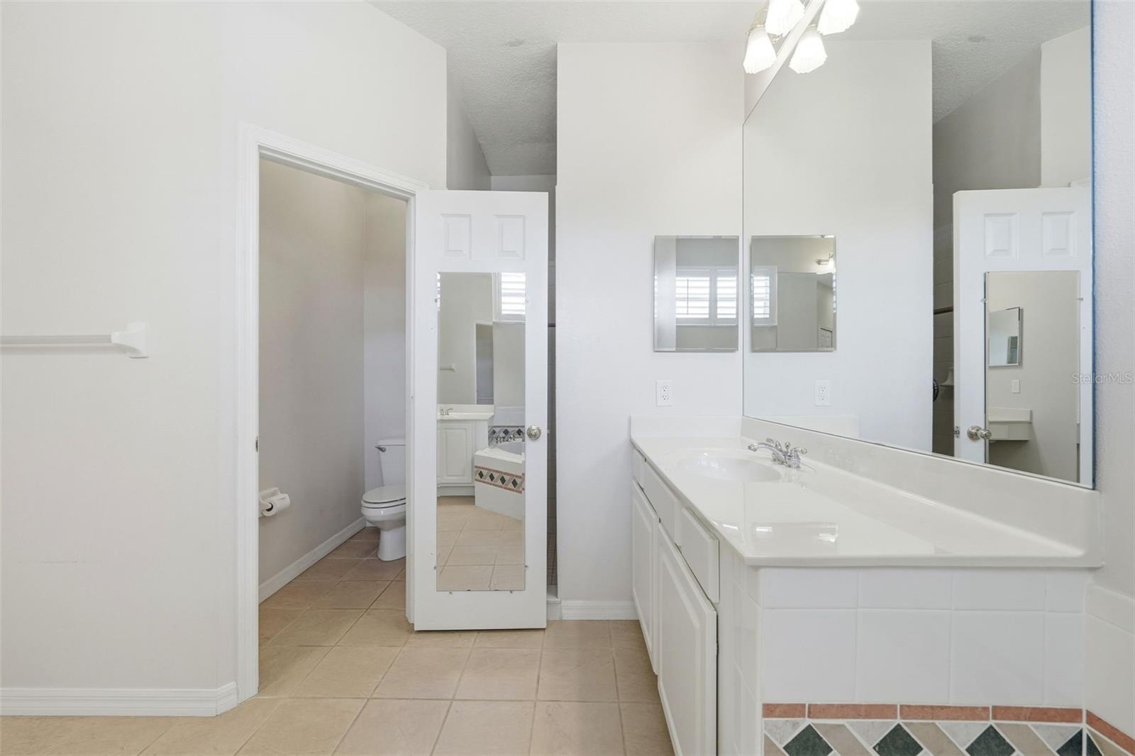 Image 23 of 52 For 1766 Sweetwater West Circle