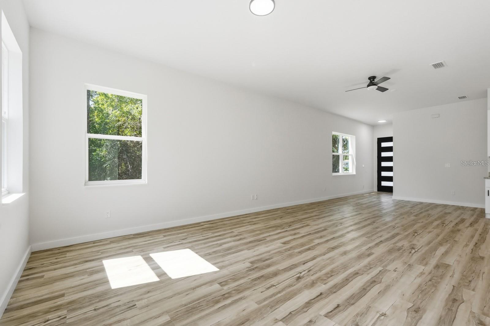 Image 12 of 38 For 1 Fanshawe Lane 1a