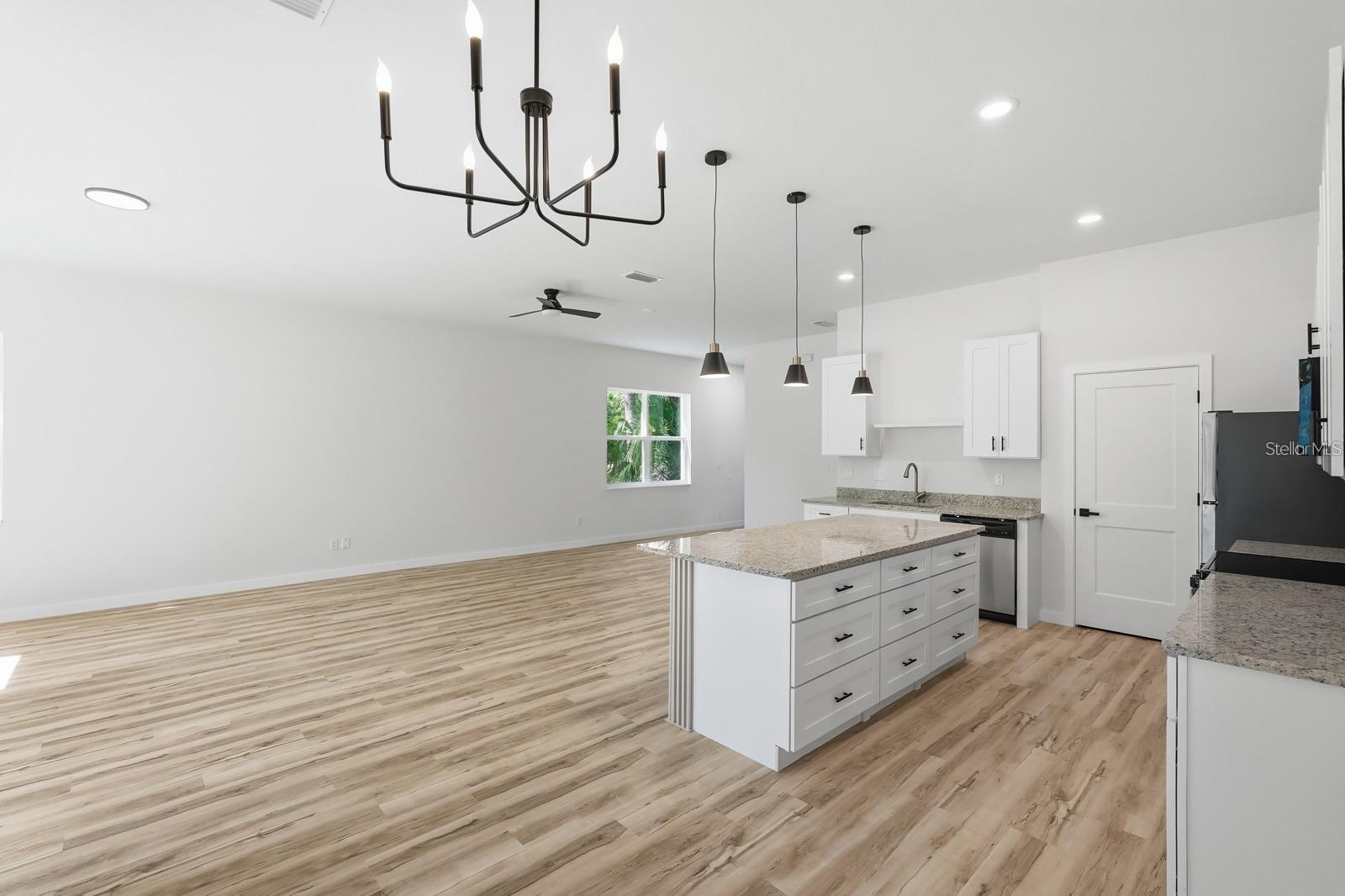 Image 17 of 38 For 1 Fanshawe Lane 1a