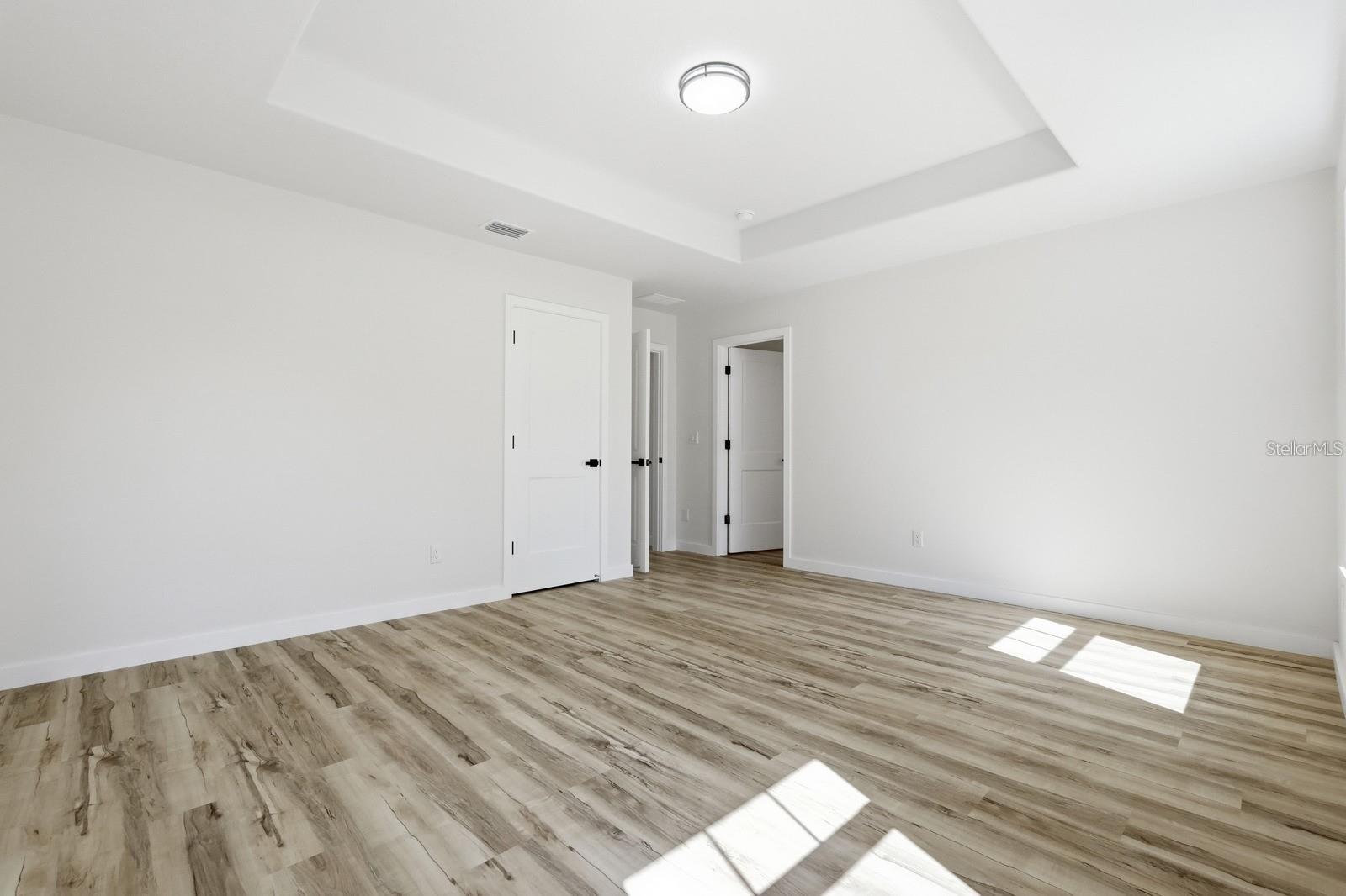 Image 28 of 38 For 1 Fanshawe Lane 1a