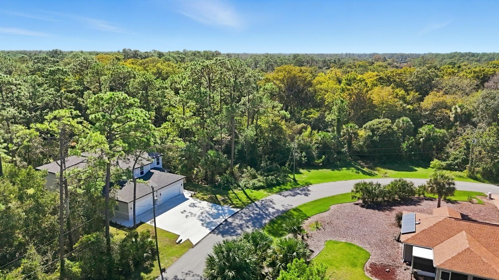 Image 9 of 38 For 1 Fanshawe Lane 1a