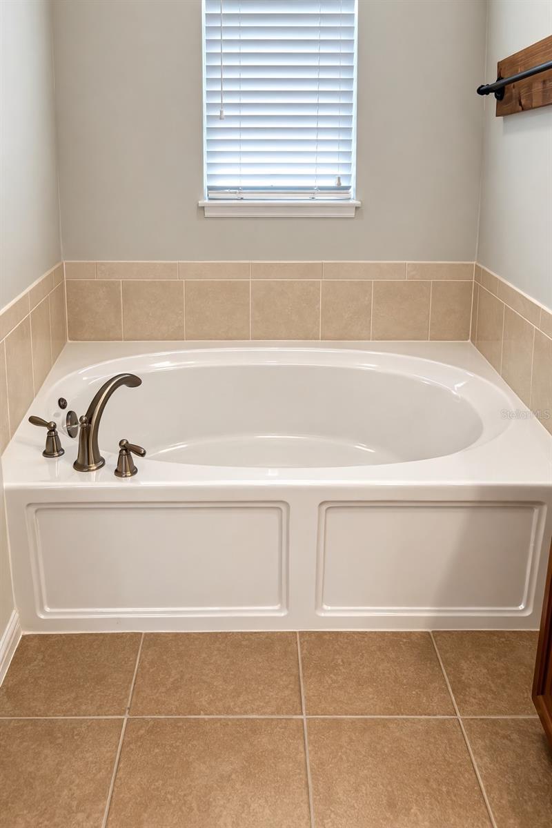 Image 12 of 15 For 1525 Cloverbay Lane