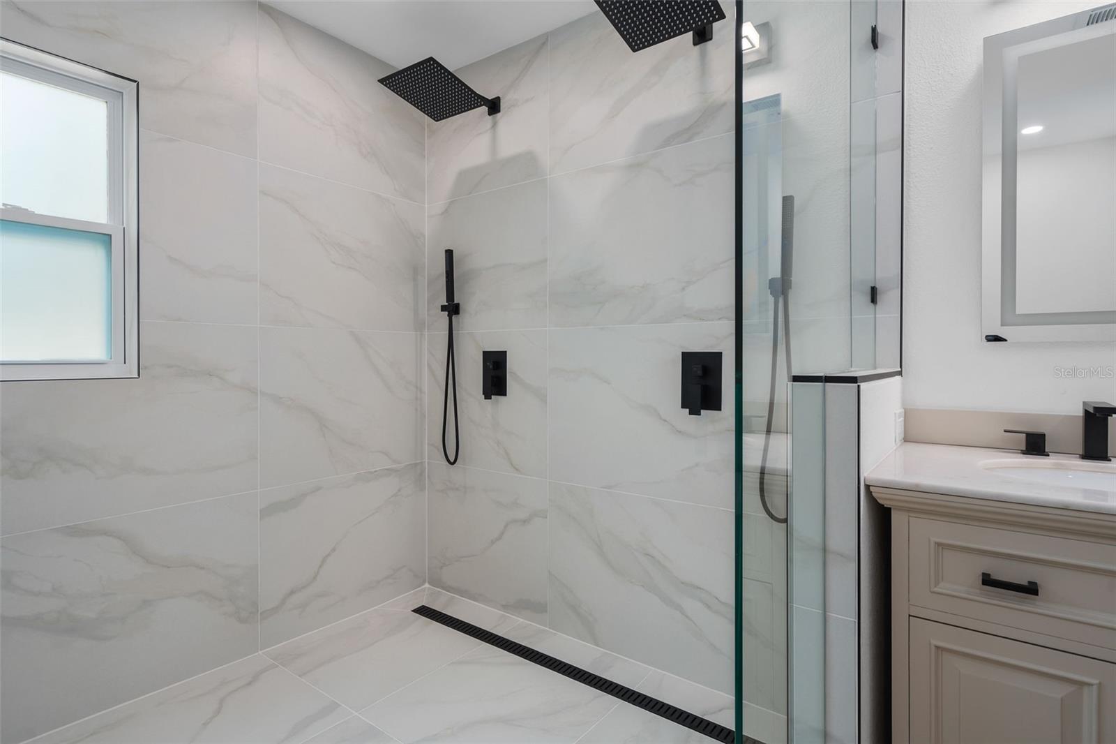 Image 13 of 51 For 106 Oakwood Drive