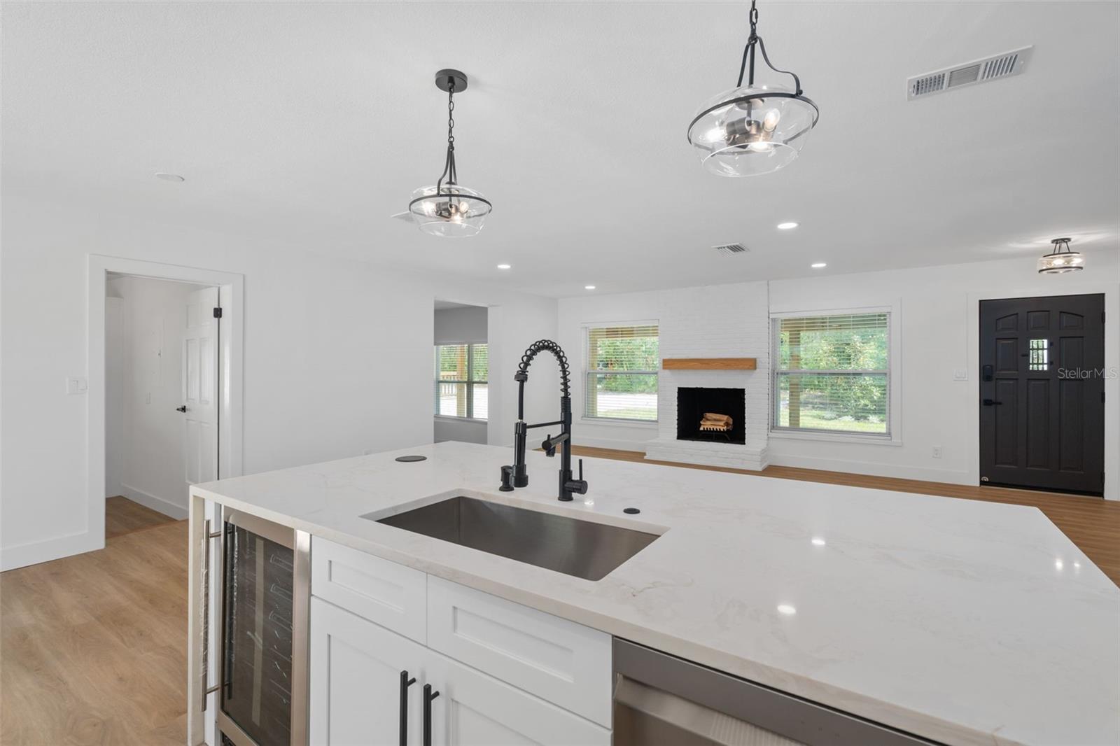 Image 22 of 51 For 106 Oakwood Drive