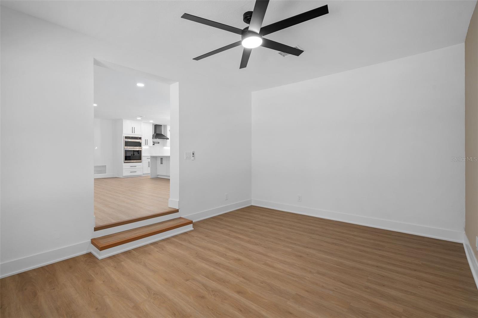 Image 27 of 51 For 106 Oakwood Drive