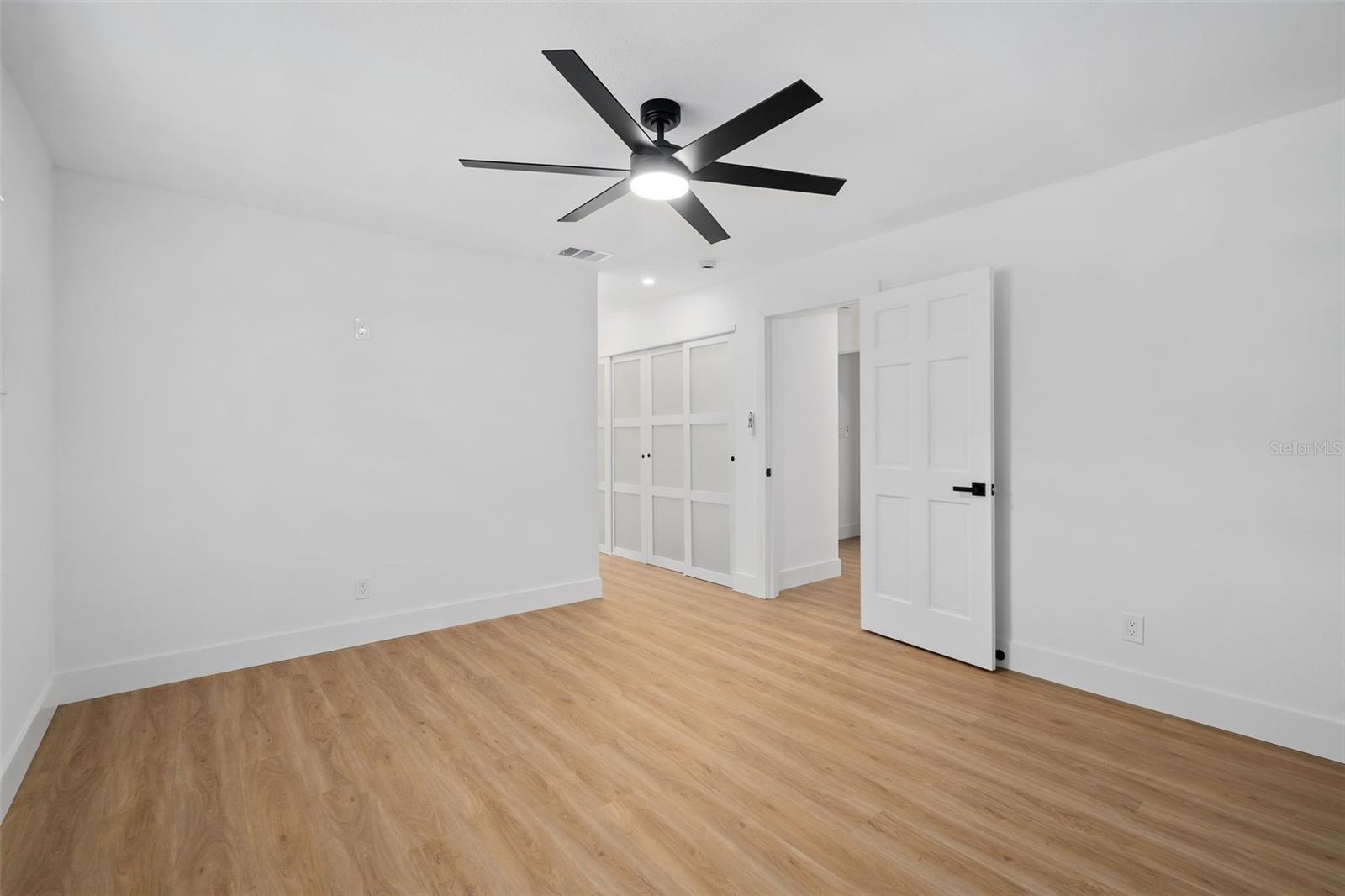 Image 30 of 51 For 106 Oakwood Drive