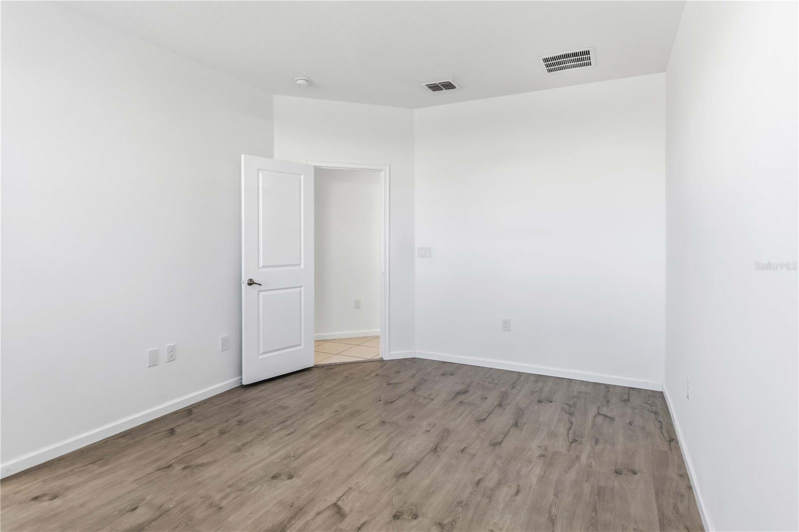 Image 27 of 41 For 213 Trinity Ridge Circle