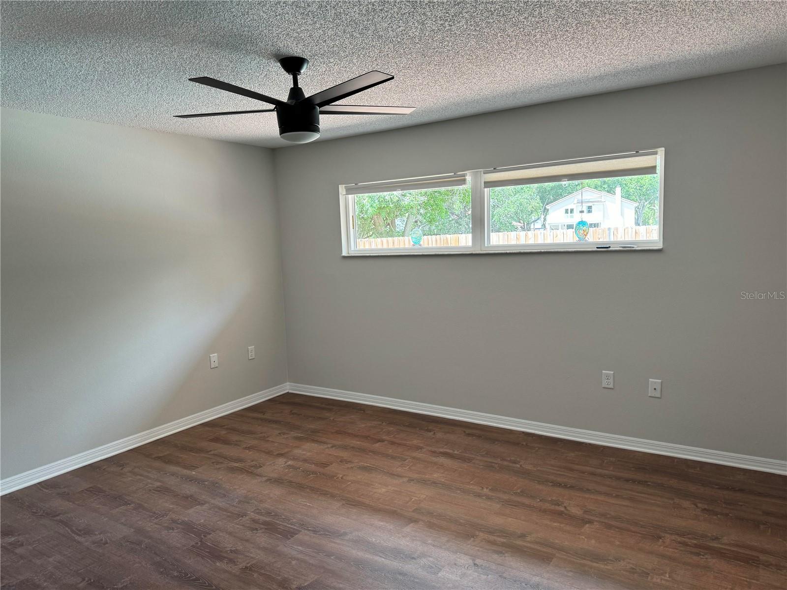 Image 6 of 10 For 7679 Persian Court