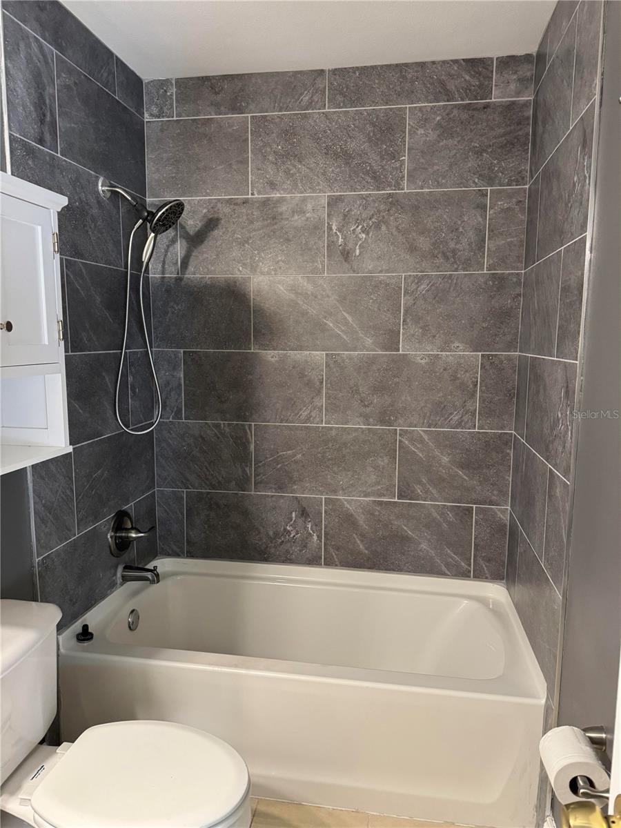 Image 7 of 10 For 7679 Persian Court