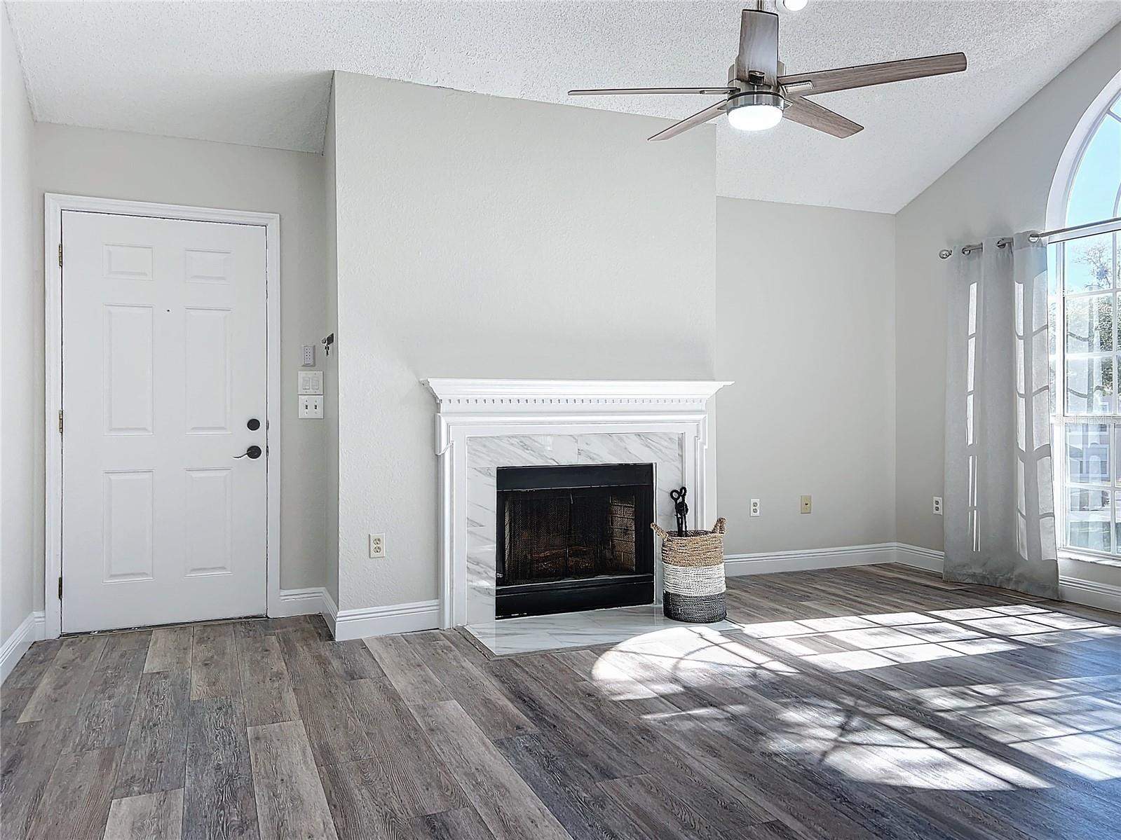 Image 11 of 87 For 665 Youngstown Parkway 264