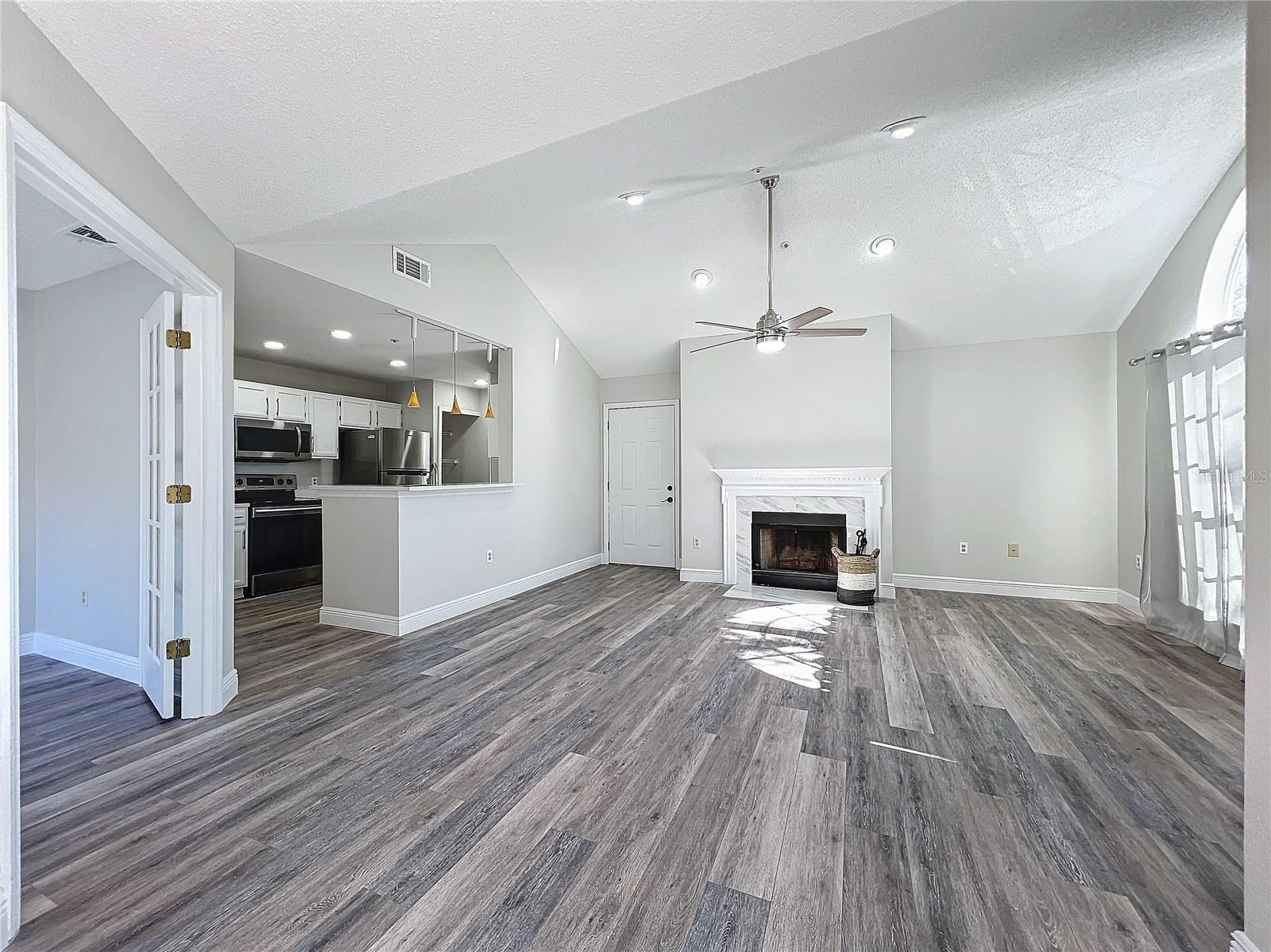 Image 22 of 87 For 665 Youngstown Parkway 264