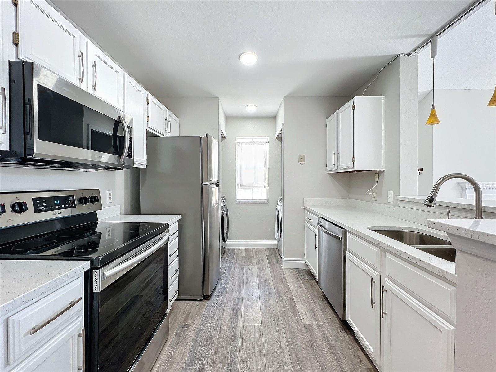 Image 29 of 87 For 665 Youngstown Parkway 264