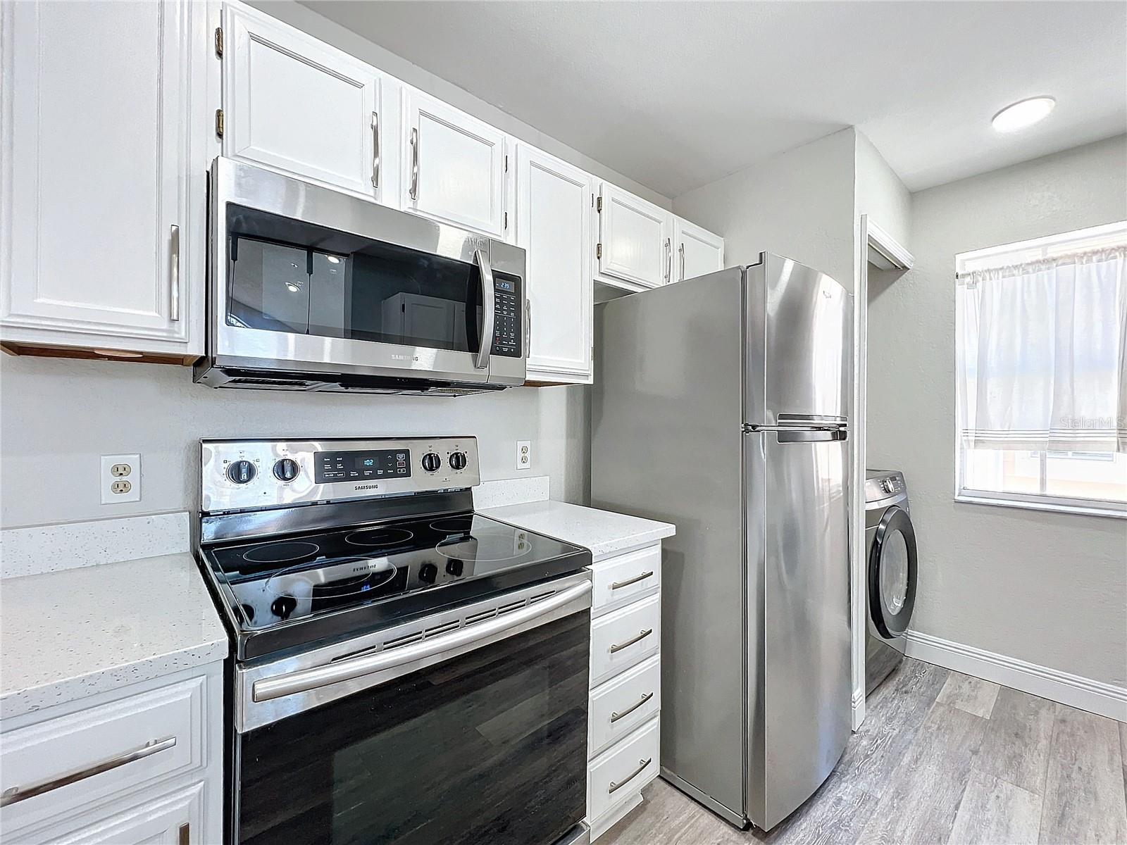 Image 32 of 87 For 665 Youngstown Parkway 264