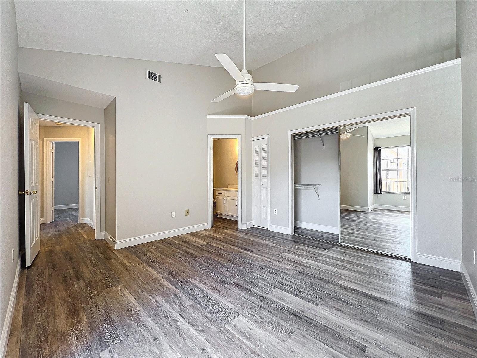 Image 38 of 87 For 665 Youngstown Parkway 264