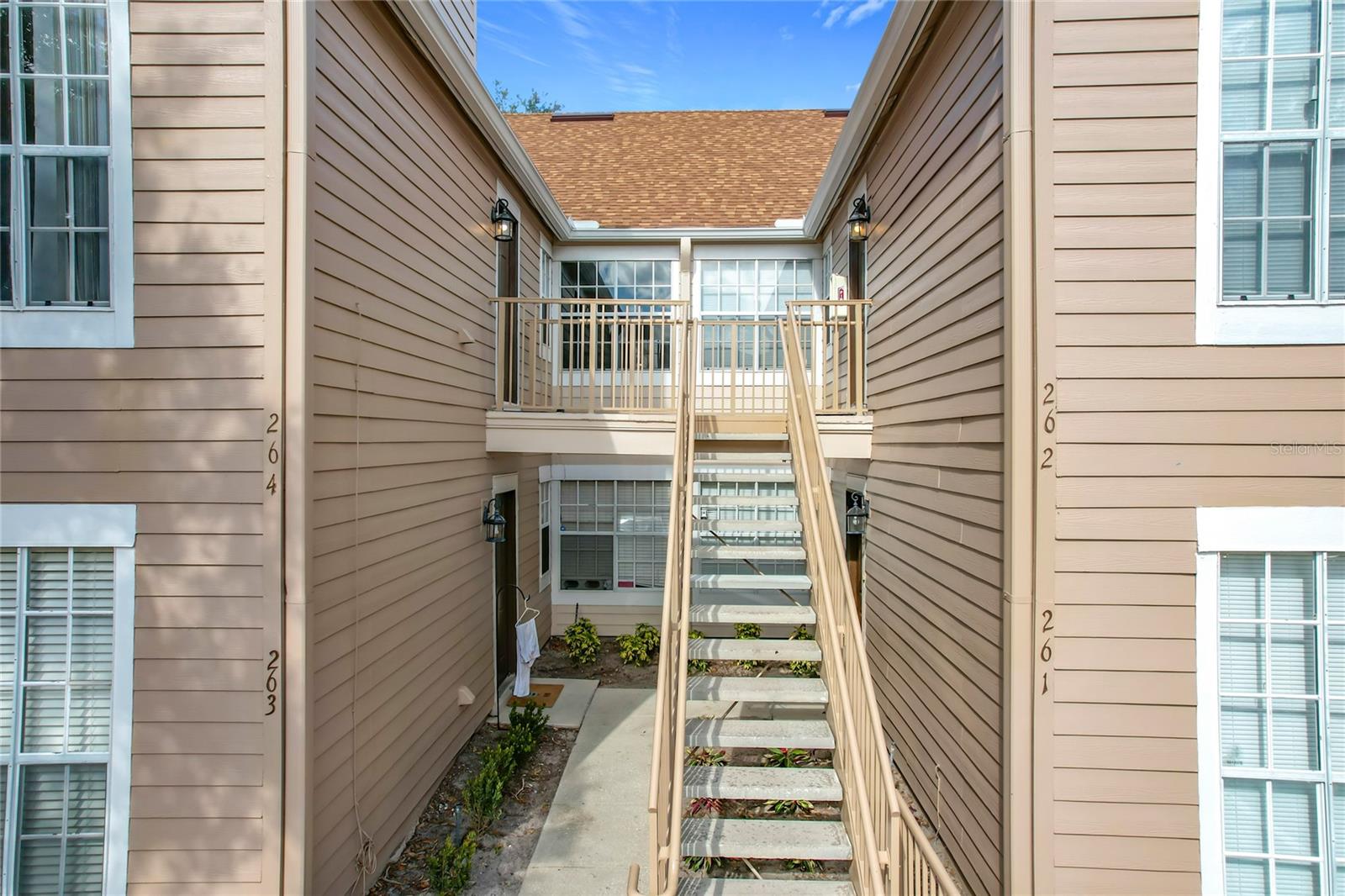 Image 4 of 87 For 665 Youngstown Parkway 264