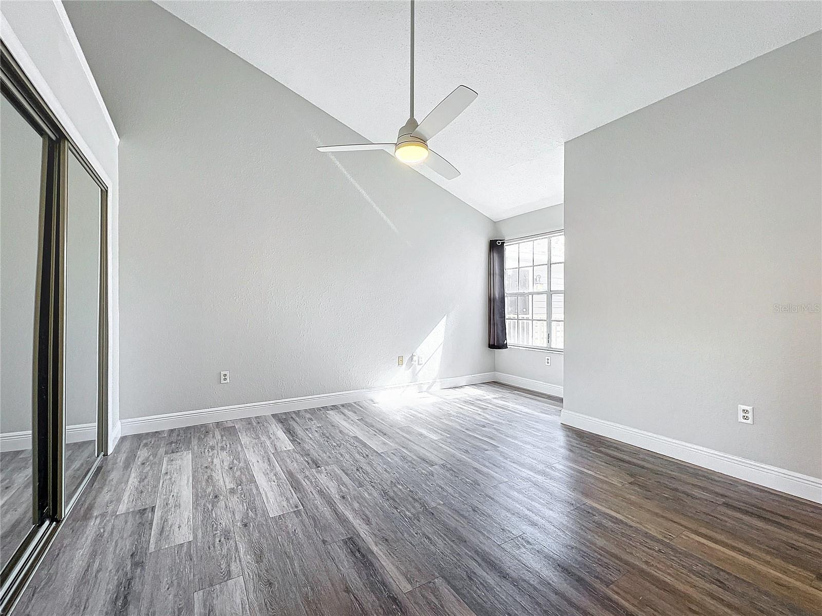 Image 40 of 87 For 665 Youngstown Parkway 264