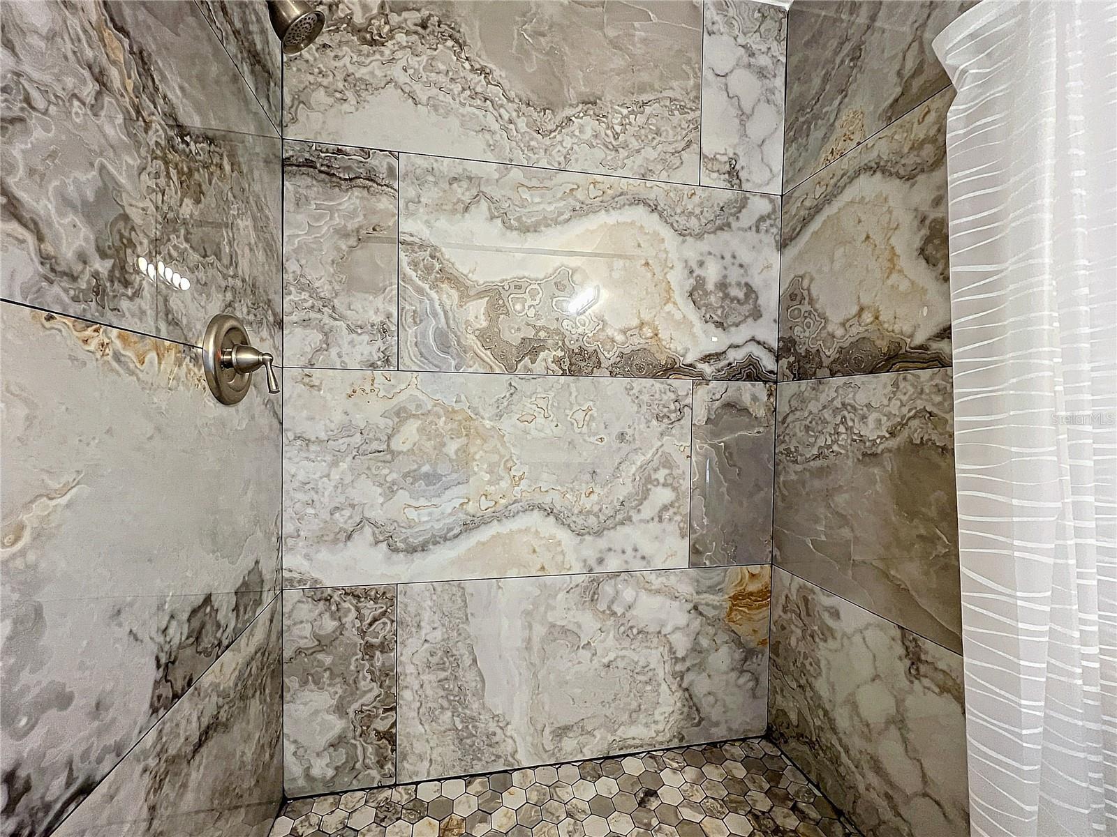 Image 42 of 87 For 665 Youngstown Parkway 264