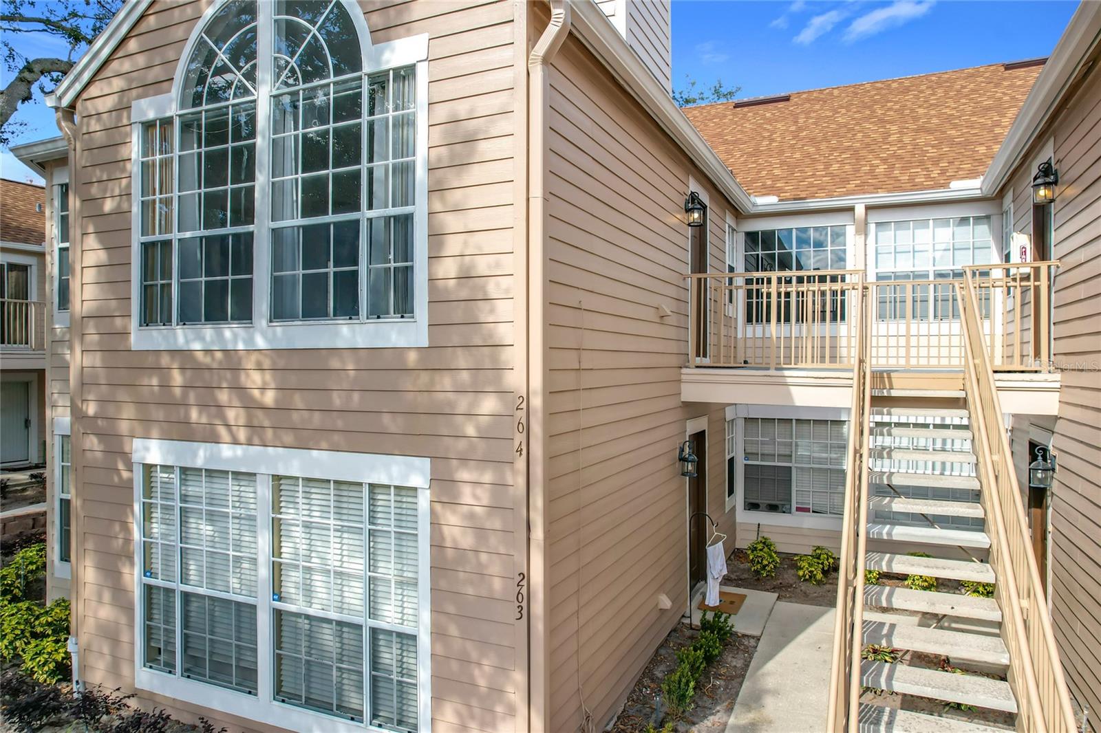 Image 5 of 87 For 665 Youngstown Parkway 264