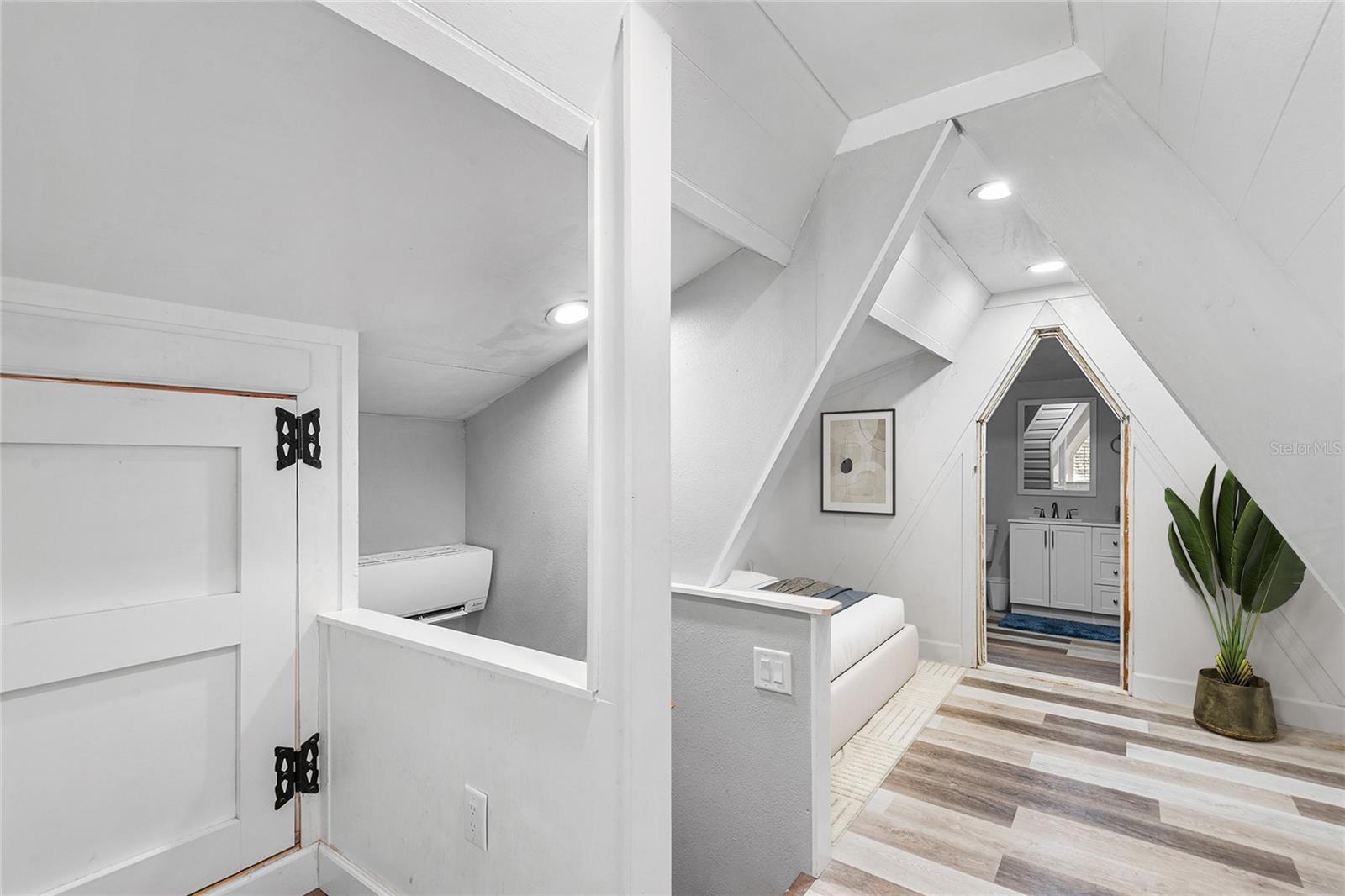 Image 12 of 22 For 1817 Beachway Ln