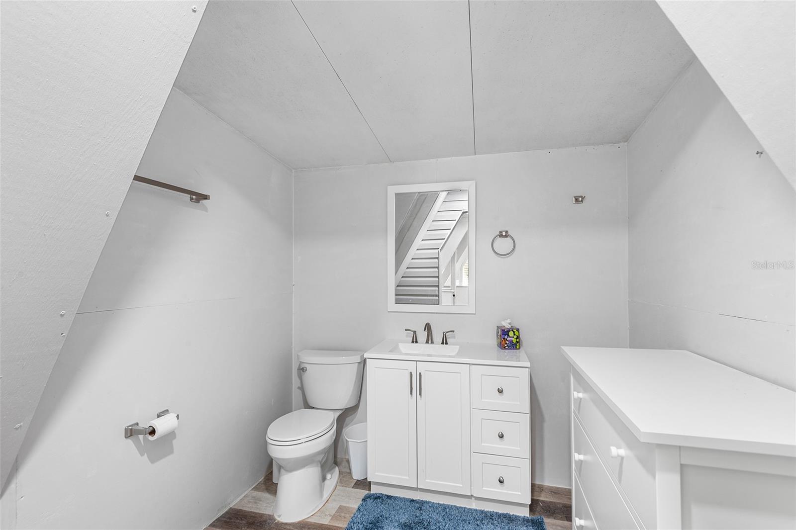 Image 13 of 22 For 1817 Beachway Ln