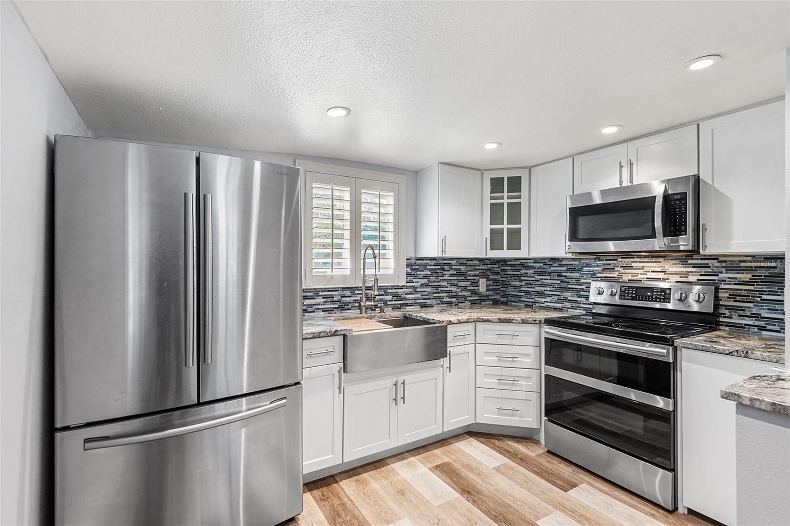 Image 3 of 22 For 1817 Beachway Ln