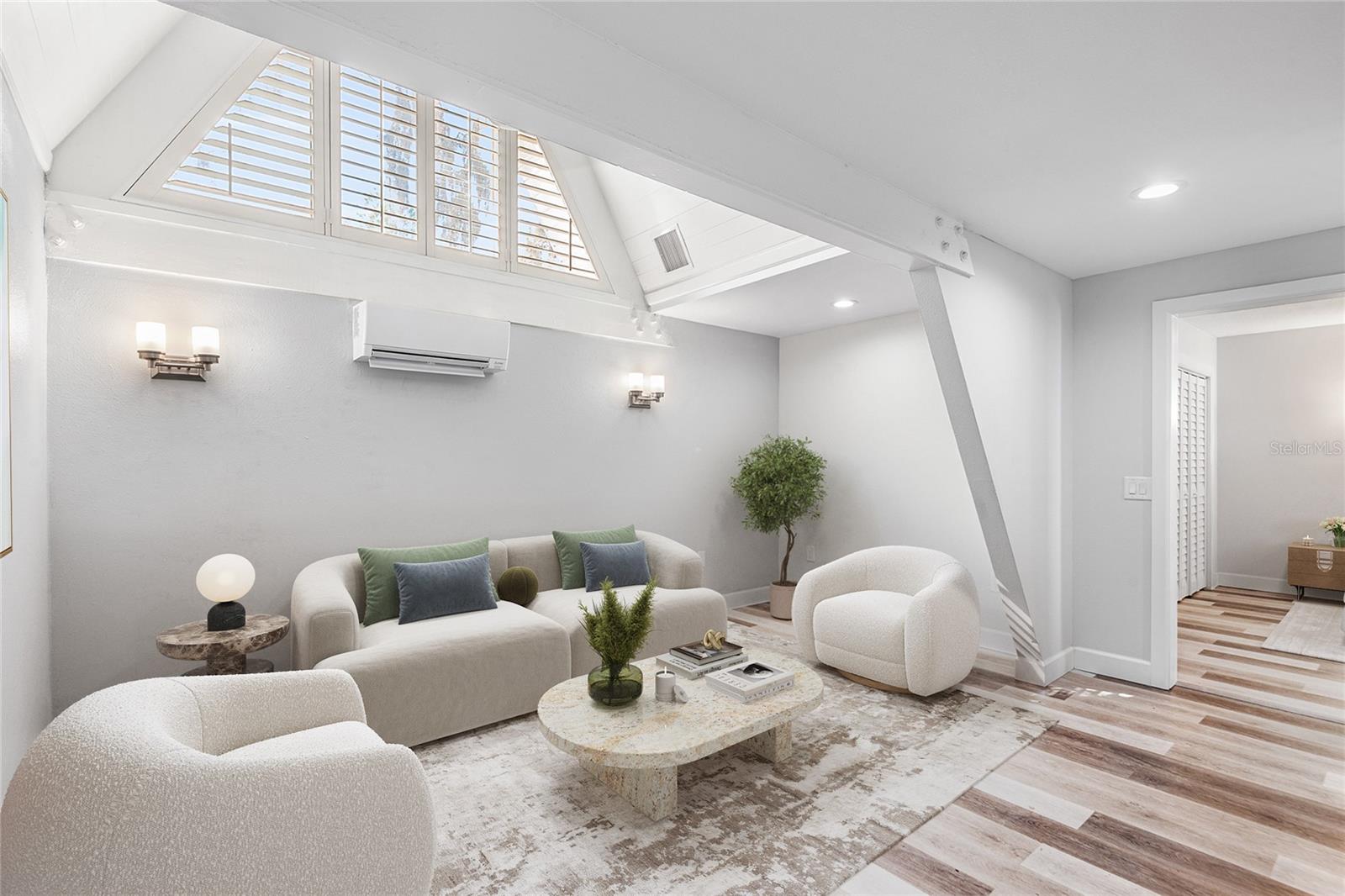 Image 4 of 22 For 1817 Beachway Ln