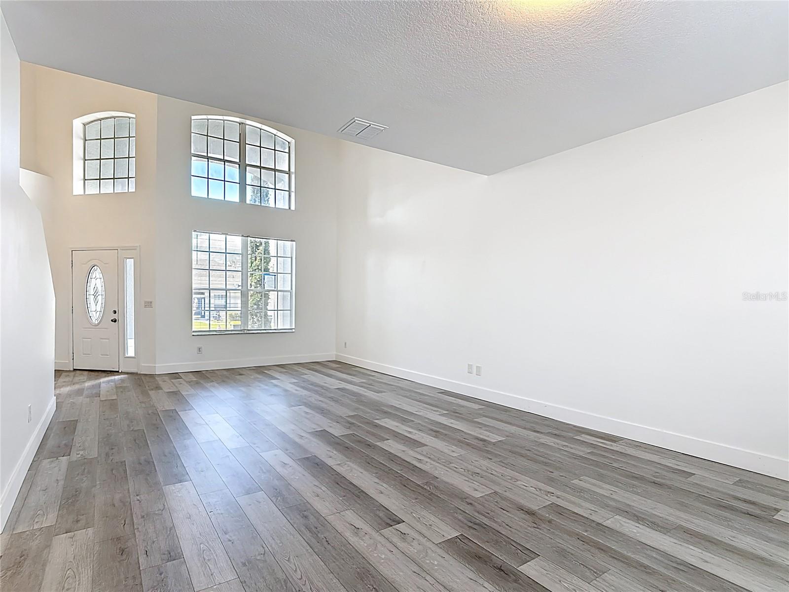 Image 11 of 57 For 406 Wildflower Road