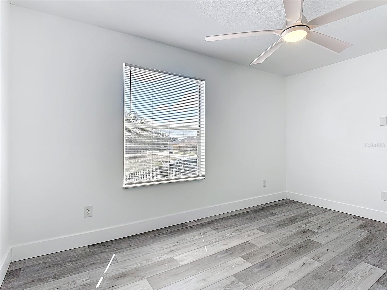 Image 27 of 57 For 406 Wildflower Road