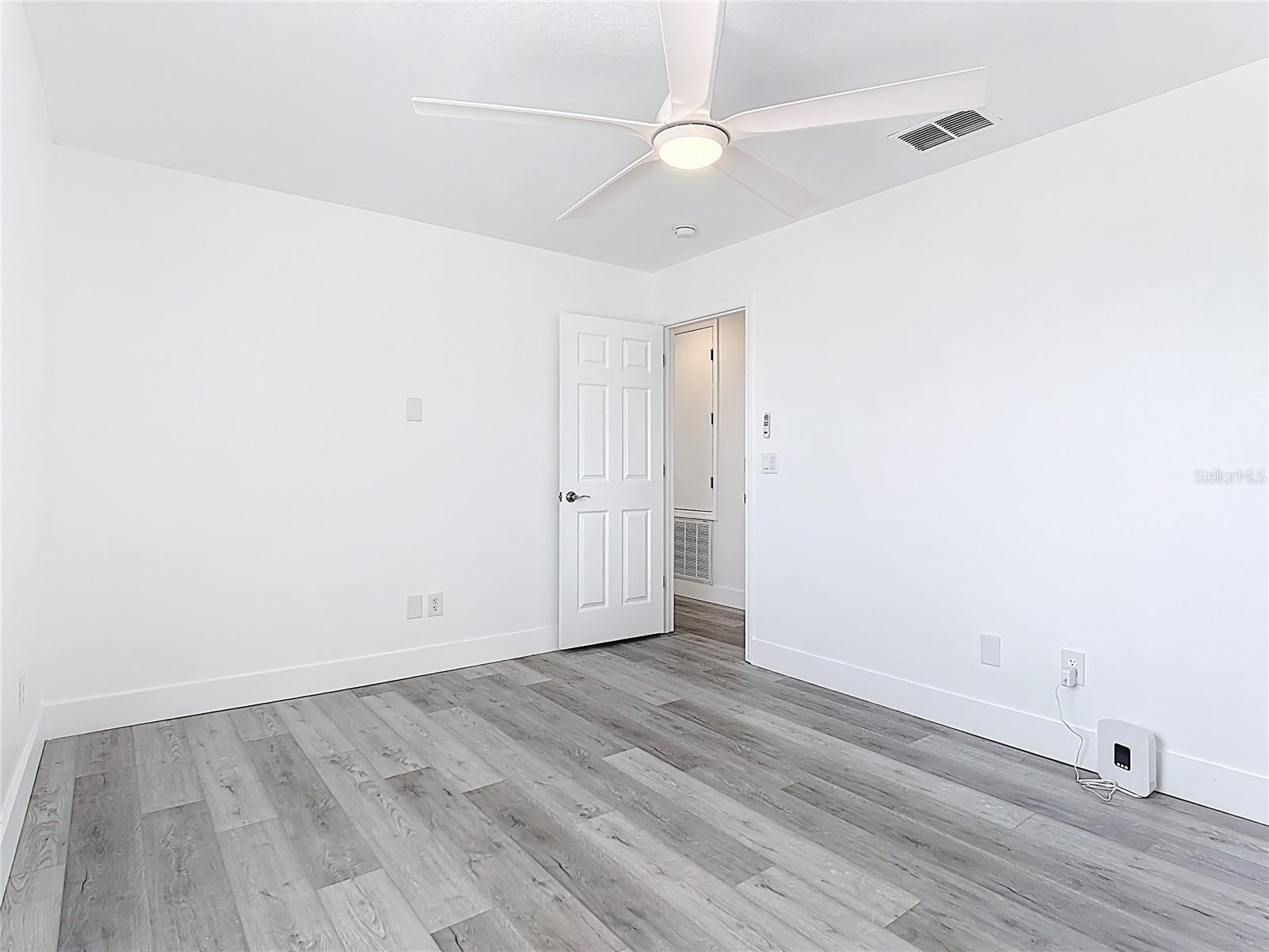 Image 28 of 57 For 406 Wildflower Road