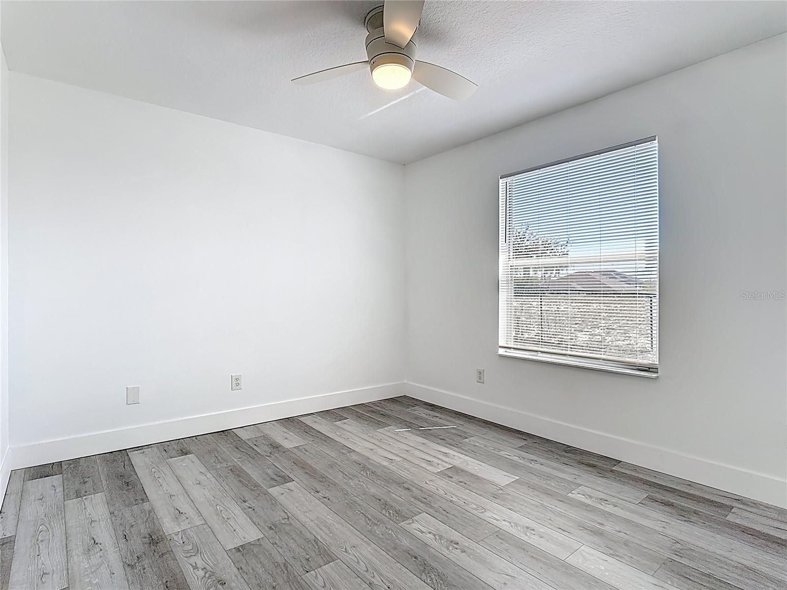 Image 29 of 57 For 406 Wildflower Road