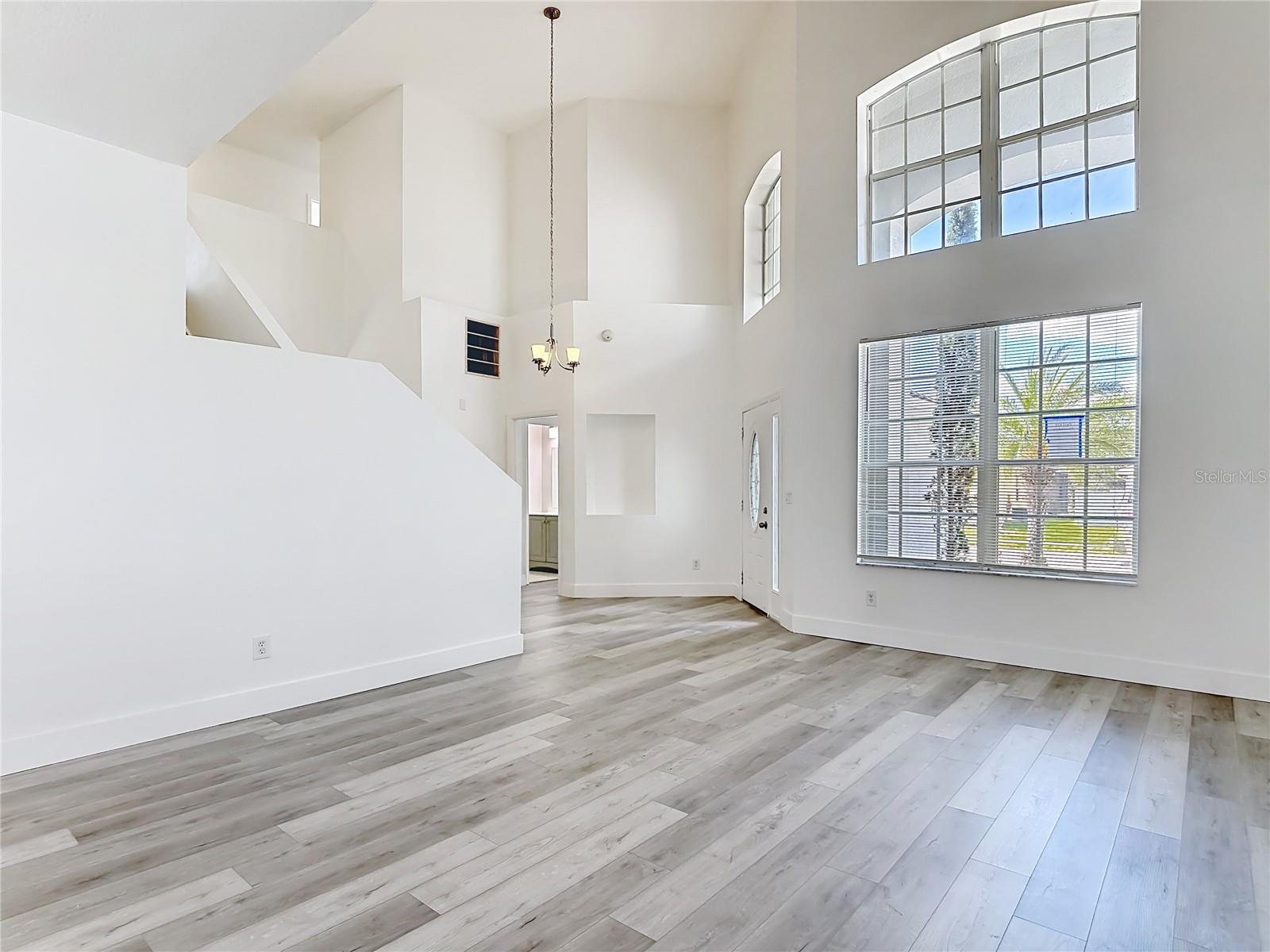 Image 9 of 57 For 406 Wildflower Road