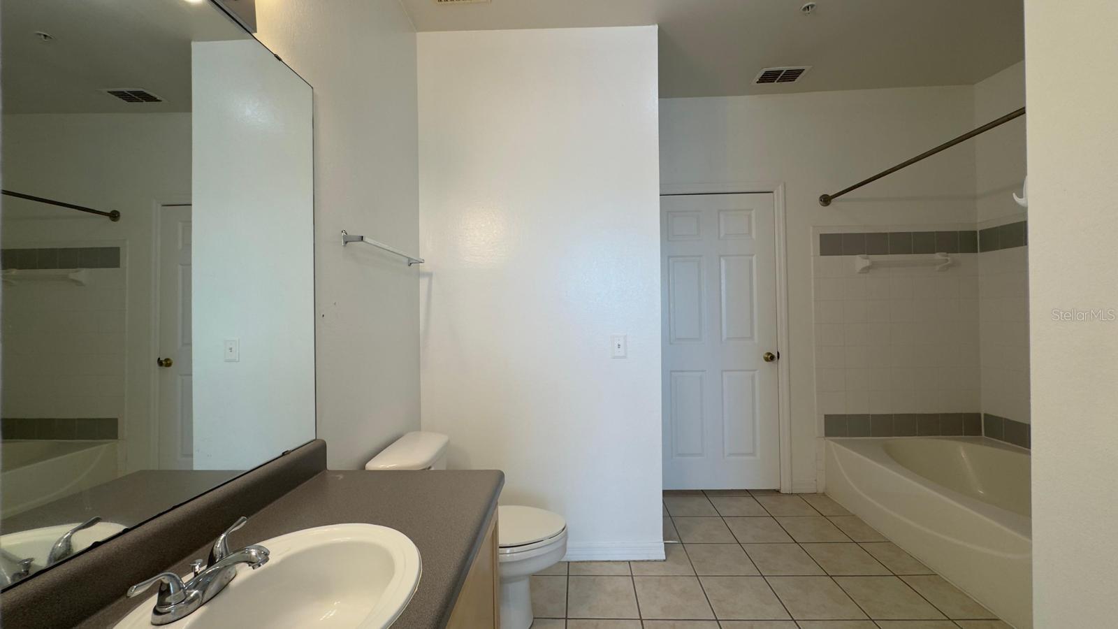 Image 16 of 27 For 6413 Astor Village Avenue 309